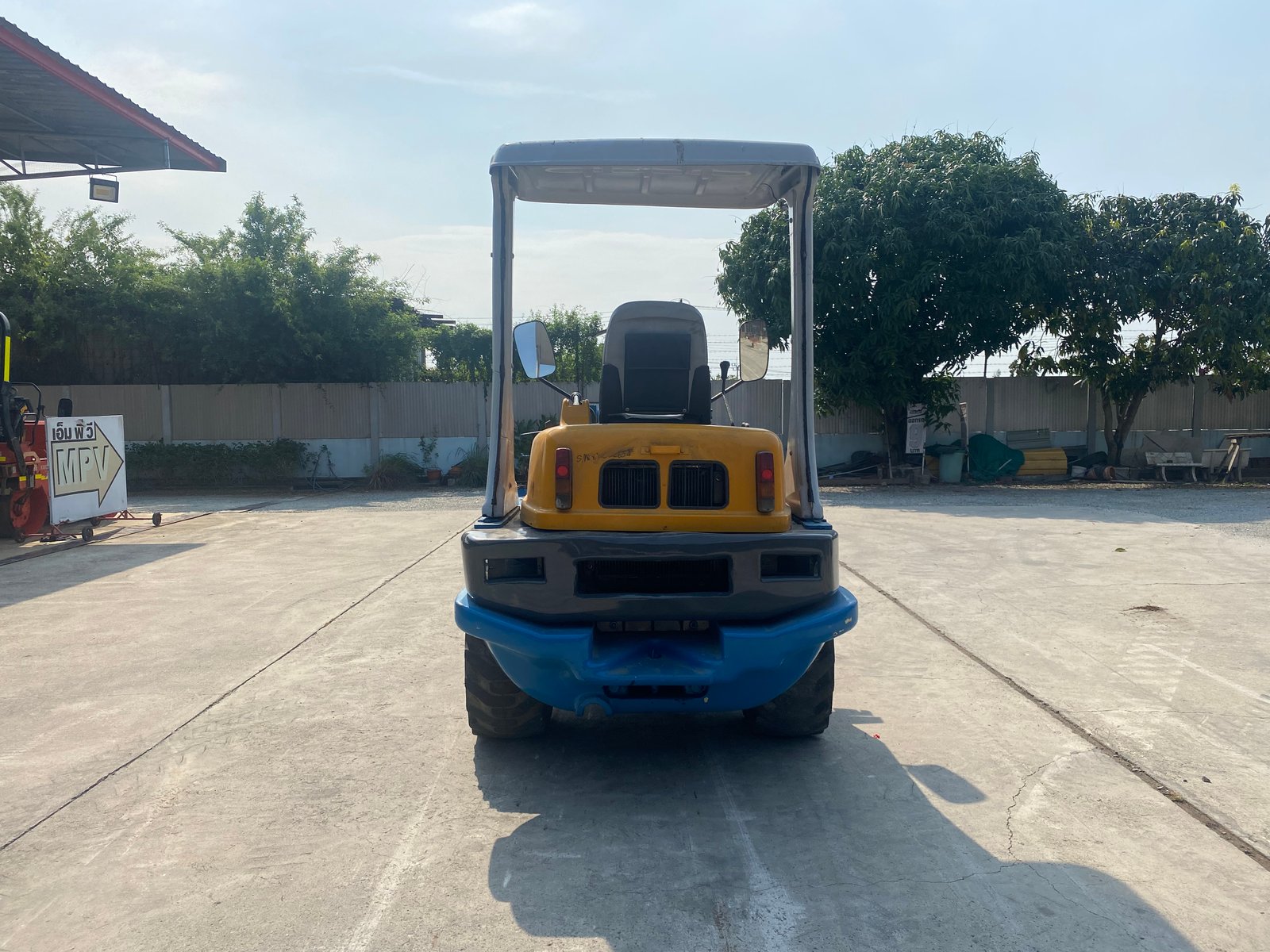 รถตักล้อยาง MITSUBISHI WS210 เทียบเท่า WA30 บุ้งกี๋ 0.7 คิว รถเก่านอกนำเข้า ติดต่อ Line jiraroj2909