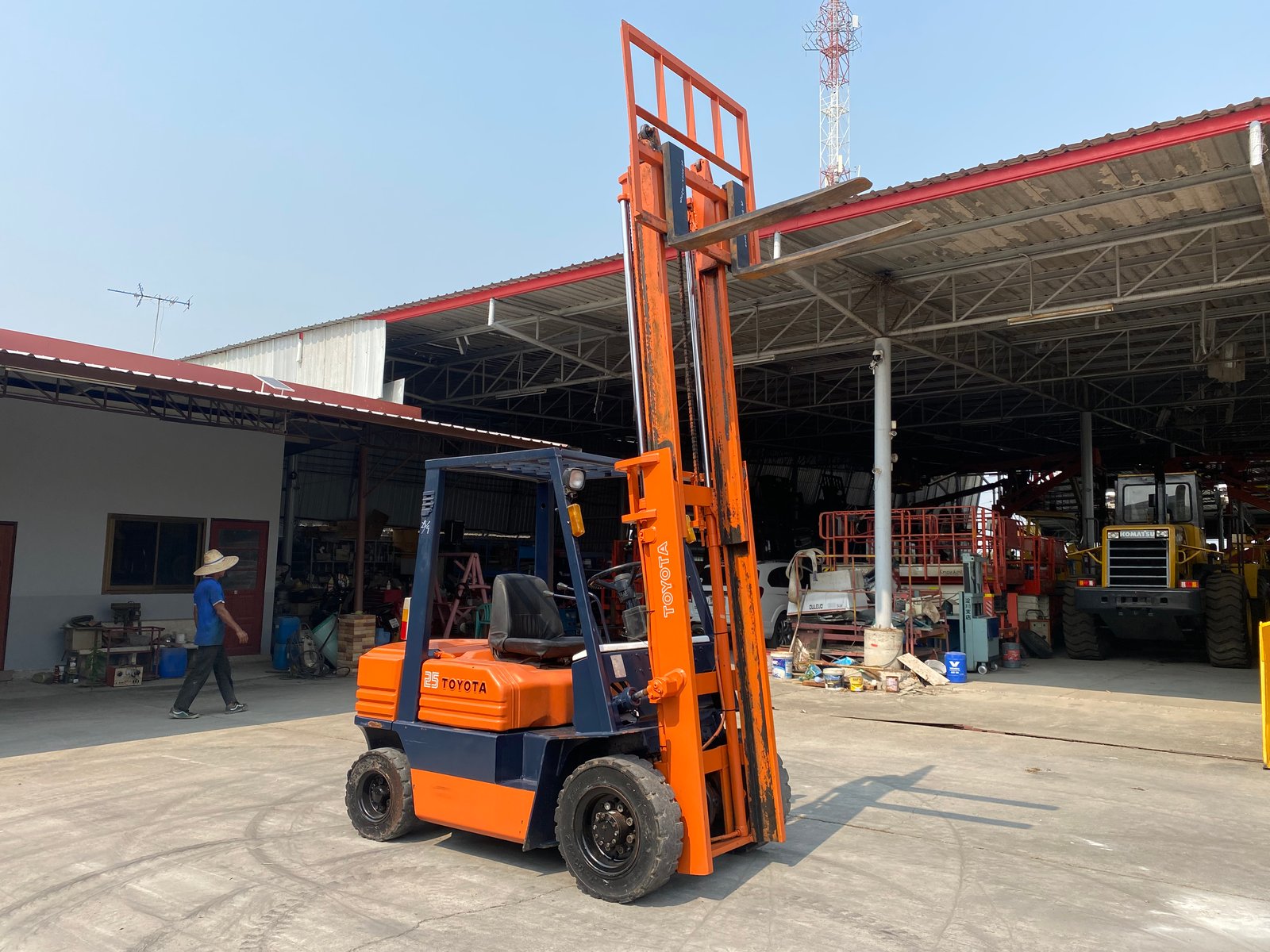 รถฟอร์คลิฟท์ TOYOTA 02-5FD25 ยก 2.5 ตัน เสาสูง 3เมตร ติดต่อ Line jiraroj2909 รถฟอร์คลิฟท์ TOYOTA 02-5FD25 ยก 2.5 ตัน เสาสูง 3เมตร ติดต่อ Line jiraroj2909