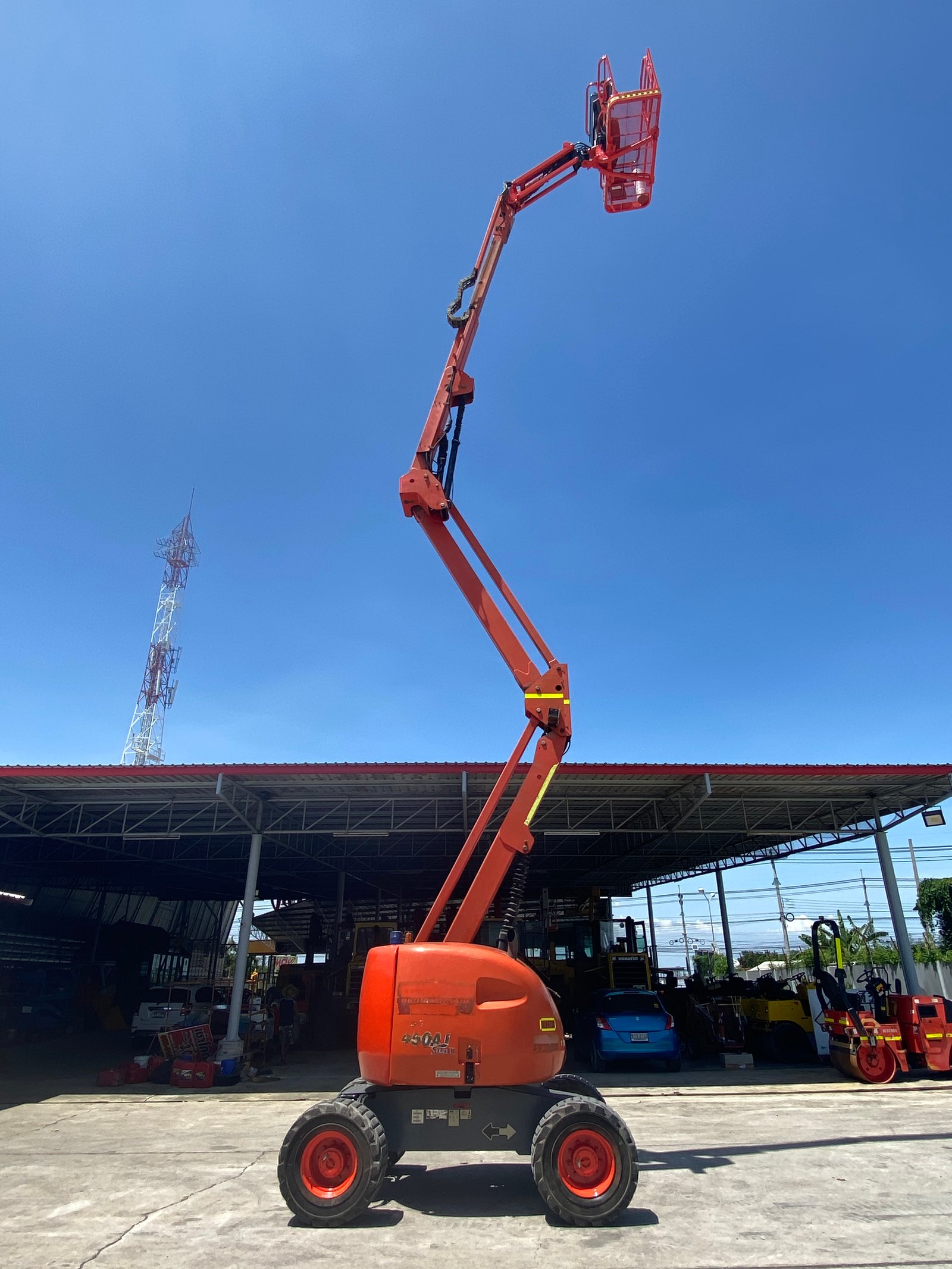 รถกระเช้าบูม JLG 450AJ ความสูง 13.70เมตร เก่านอกนำเข้า ติดต่อ Line jiraroj2909
