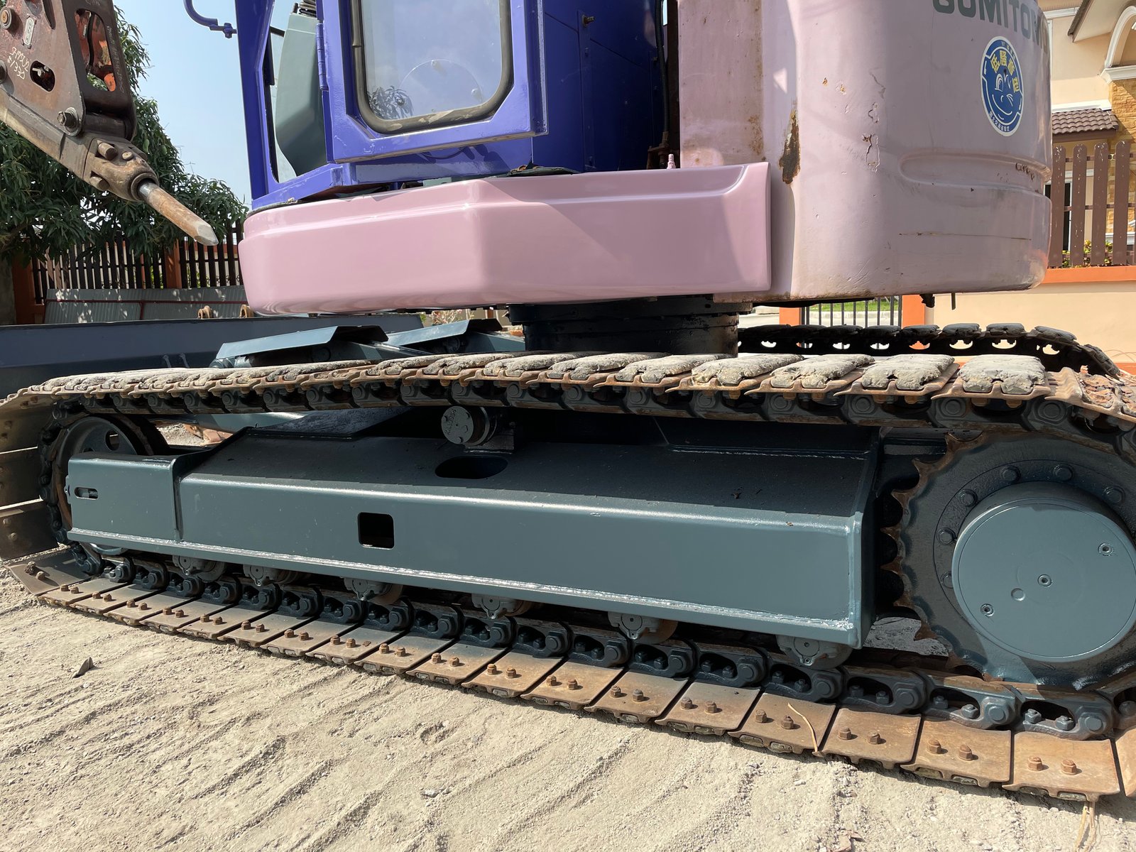 รถแบคโฮ SUMITOMO SH75U-2  ขนาด 7.5ตัน  มีหัวกระแทกและบุ้งกี๋ รถเก่านอกนำเข้า  ติดต่อ  Line jiraroj2909