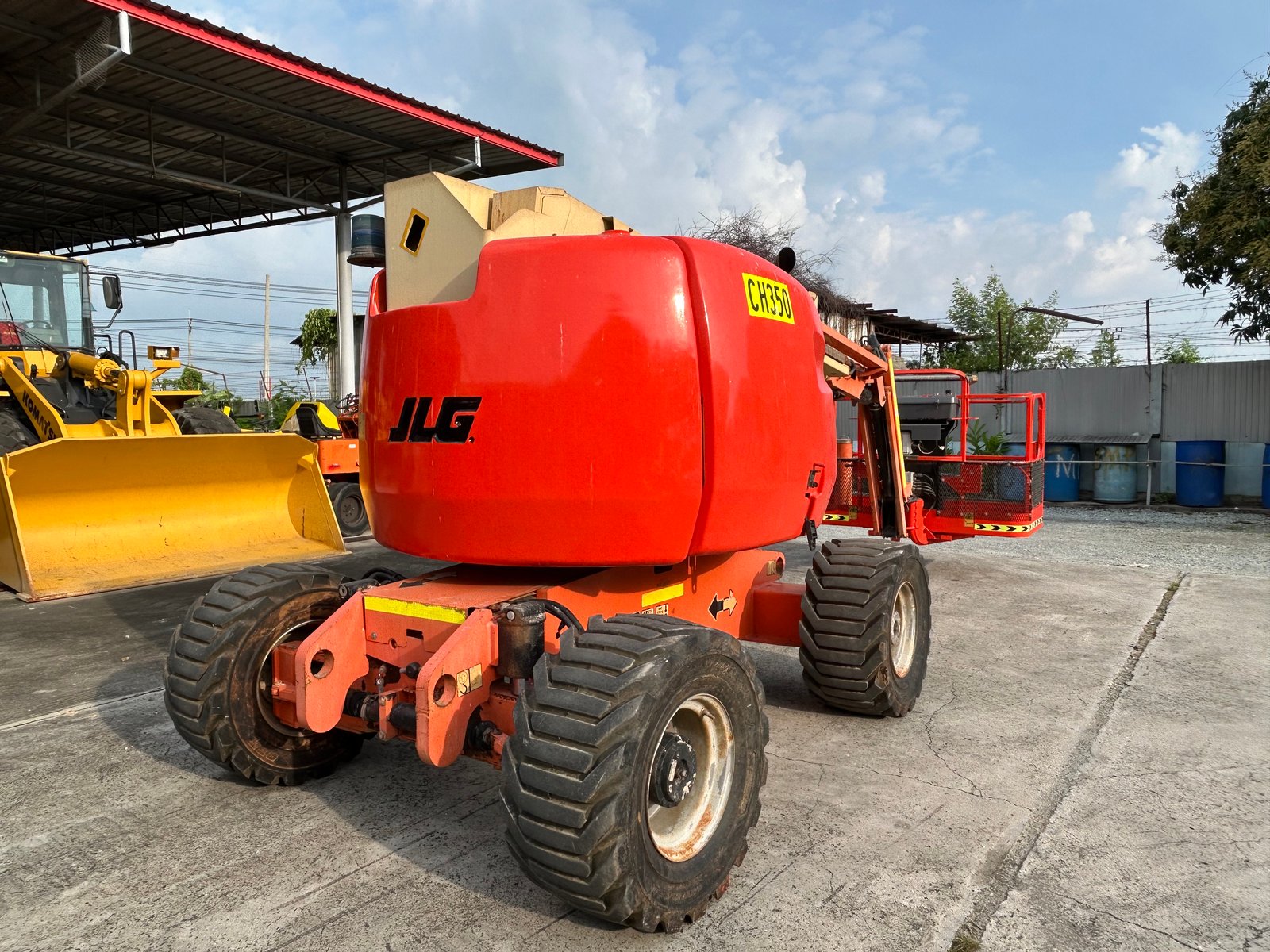 ขายรถกระเช้าบูม JLG 450AJ ความสูง 13.7 เมตร รถเก่านอก ติดต่อ Line jiraroj2909