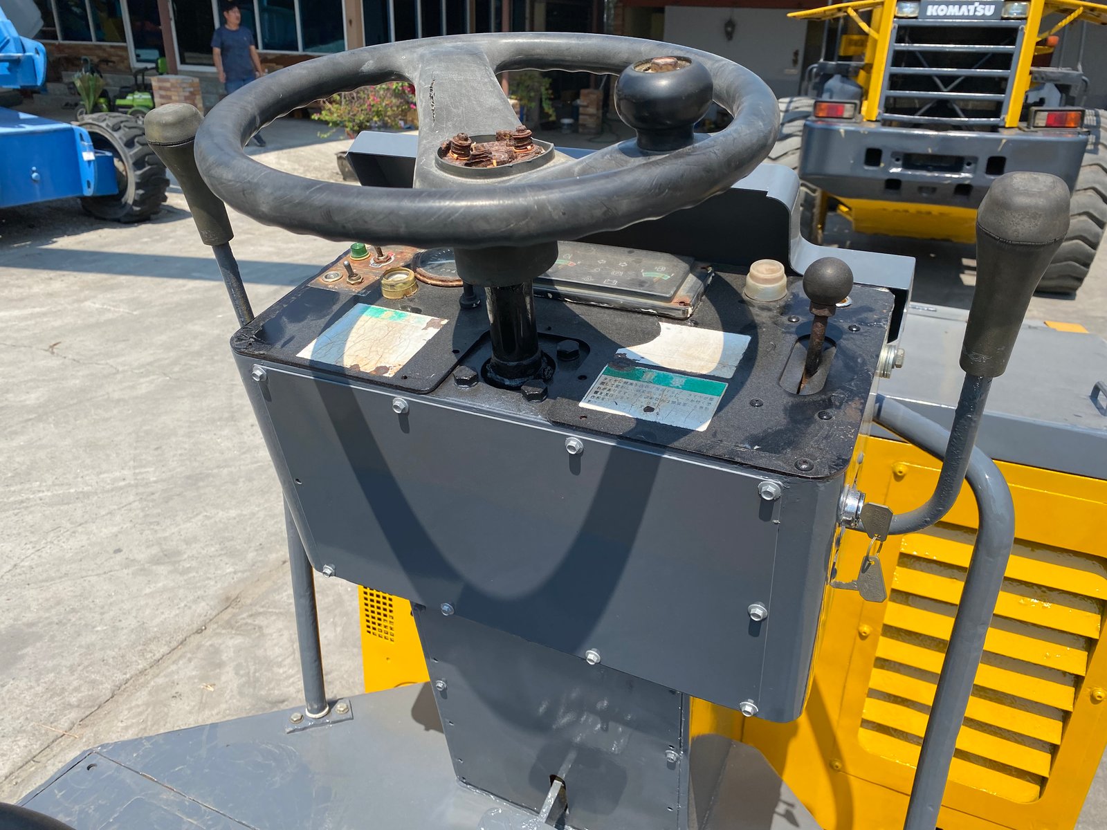 รถบดล้อหน้าเหล็กล้อหลังยาง SUMITOMO  HW41VW ขนาด 4ตัน รถเก่านอกนำเข้า   ติดต่อ Line  jiraroj2909