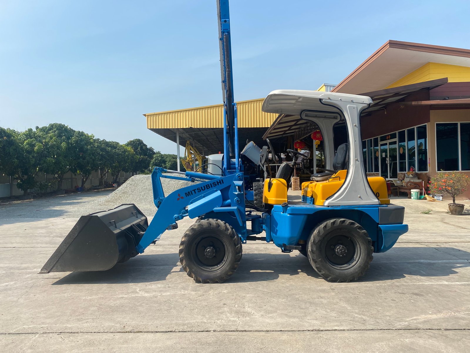 รถตักล้อยาง MITSUBISHI WS210 เทียบเท่า WA30 บุ้งกี๋ 0.7 คิว รถเก่านอกนำเข้า ติดต่อ Line jiraroj2909 รถตักล้อยาง MITSUBISHI WS210 เทียบเท่า WA30 บุ้งกี๋ 0.7 คิว รถเก่านอกนำเข้า ติดต่อ Line jiraroj2909