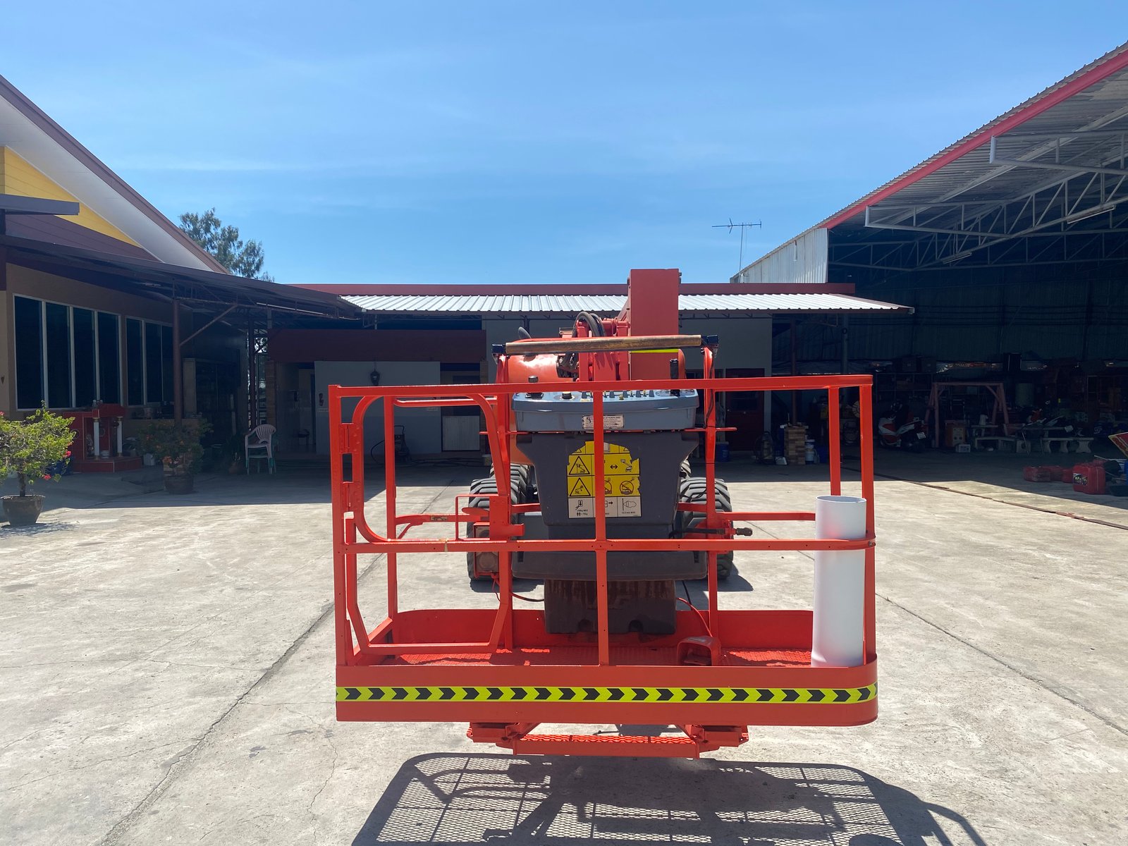 รถกระเช้าบูม JLG 450AJ ความสูง 13.70เมตร เก่านอกนำเข้า ติดต่อ Line jiraroj2909 รถกระเช้าบูม JLG 450AJ ความสูง 13.70เมตร เก่านอกนำเข้า ติดต่อ Line jiraroj2909