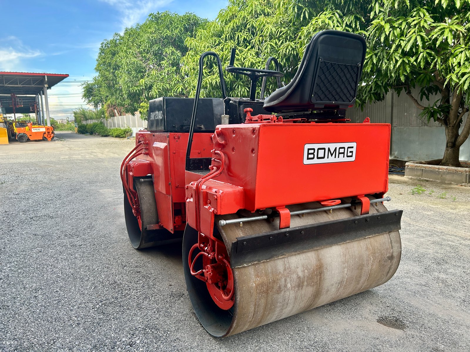 รถบดสั่นสะเทือน BOMAG BW120AD ขนาด 3 ตัน รถเก่านอกนำเข้า ติดต่อ Line jiraroj2909