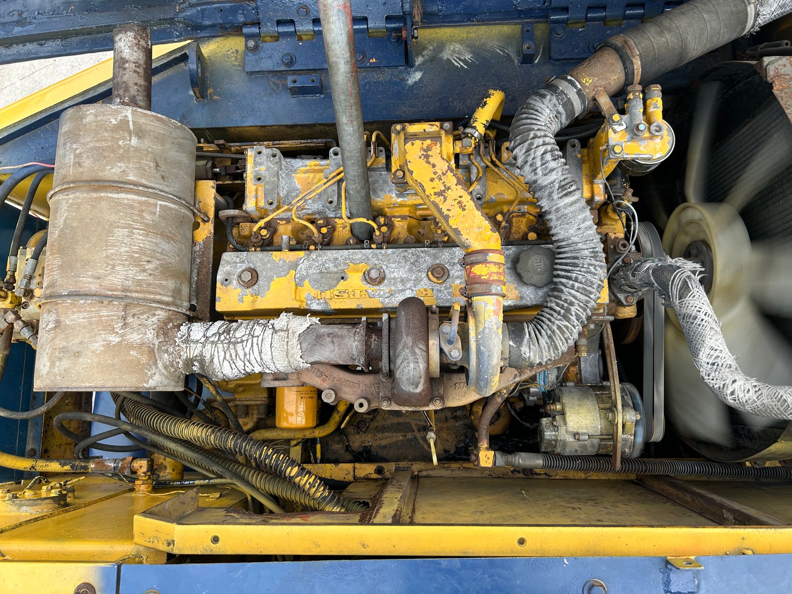 รถแบคโฮล้อยาง KOMATSU PW100-3 ขนาด 10 ตัน ติดต่อ Line jiraroj2909