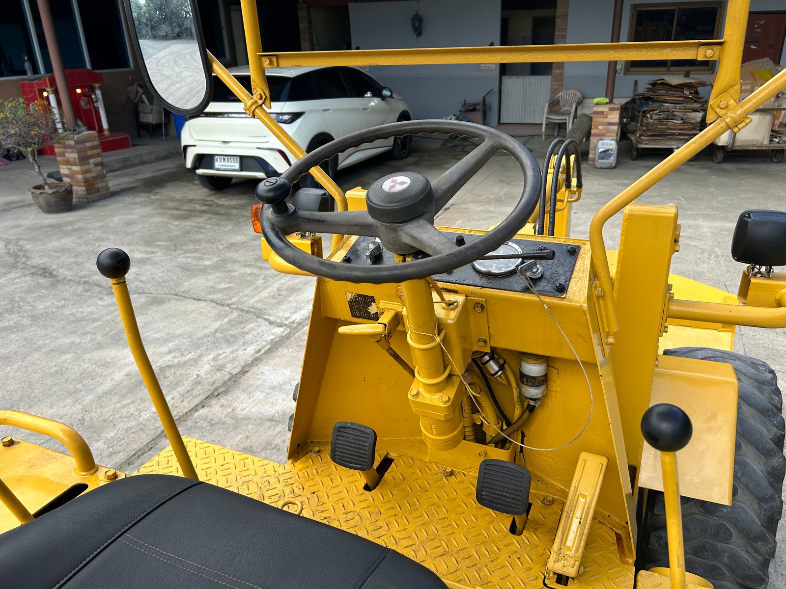 รถตักล้อยาง MITSUBISHI WS200 บุ้งกี๋ 0.3 คิว รถเก่านอกนำเข้า ติดต่อ Line jiraroj2909