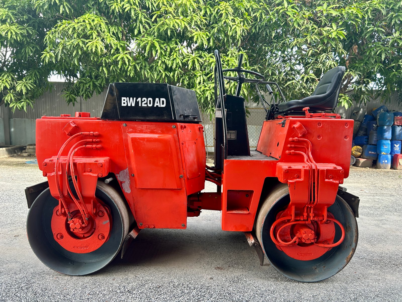 รถบดสั่นสะเทือน BOMAG BW120AD ขนาด 3 ตัน รถเก่านอกนำเข้า ติดต่อ Line jiraroj2909