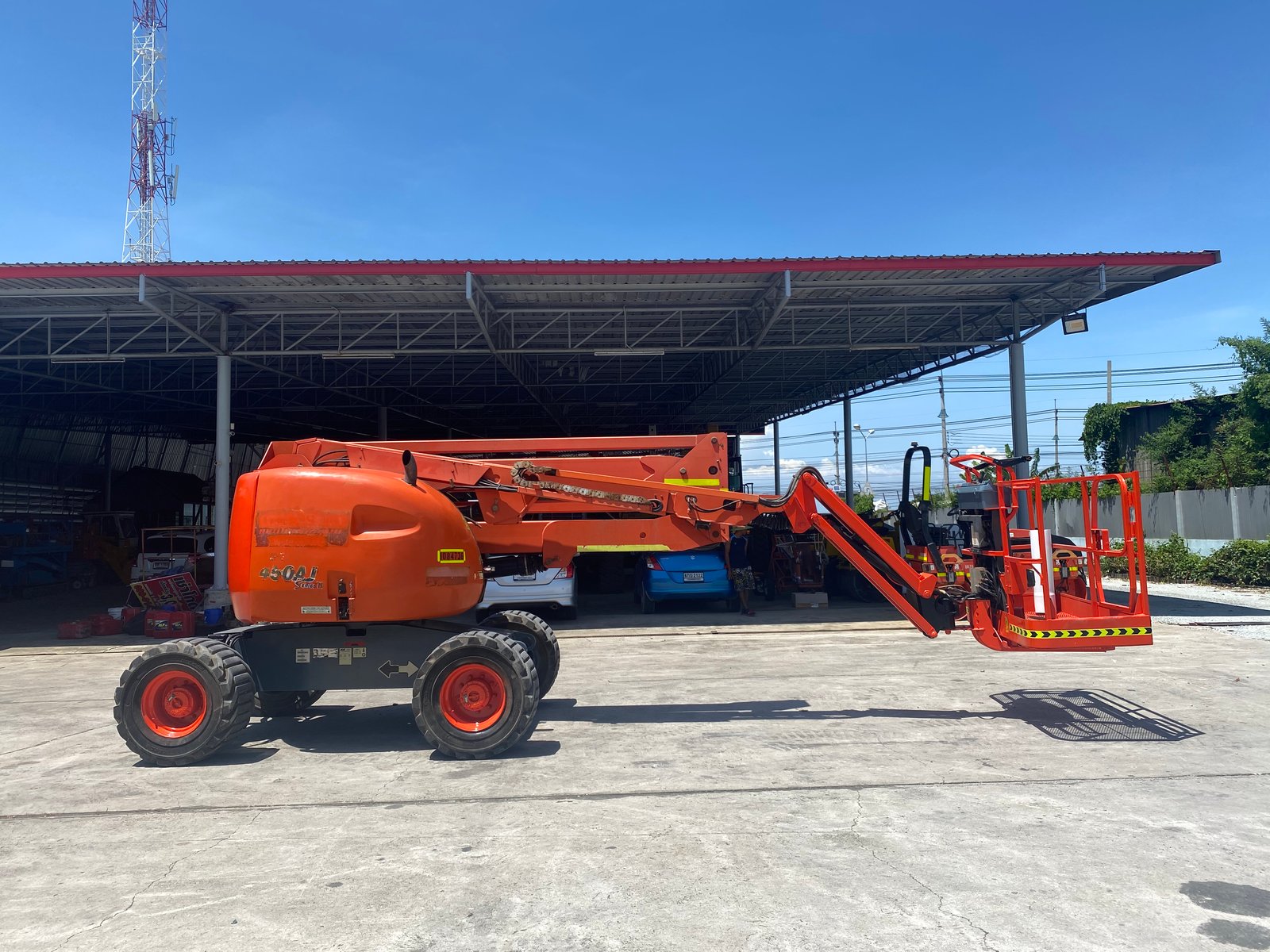 รถกระเช้าบูม JLG 450AJ ความสูง 13.70เมตร เก่านอกนำเข้า ติดต่อ Line jiraroj2909