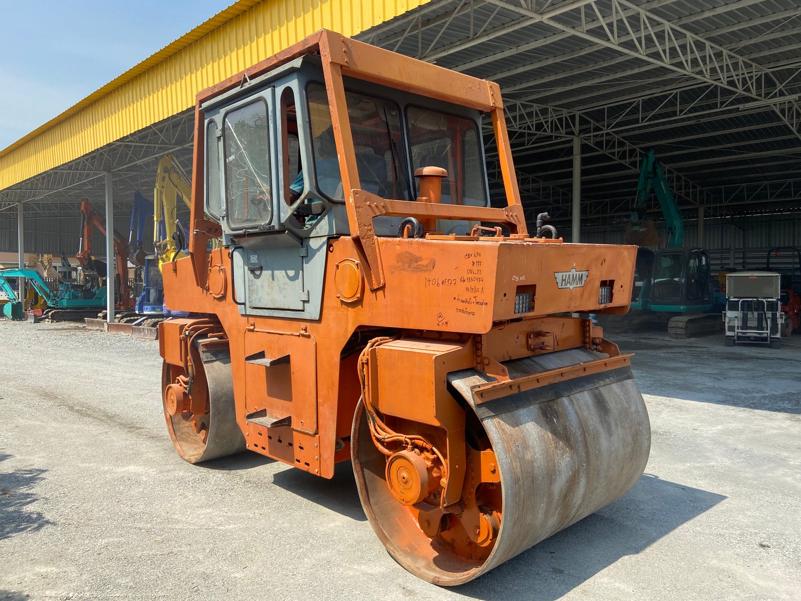 รถบดล้อเหล็ก HAMM DV6.22 ขนาด 7ตัน รถเก่านอกนำเข้า ติดต่อ Line jiraroj2909