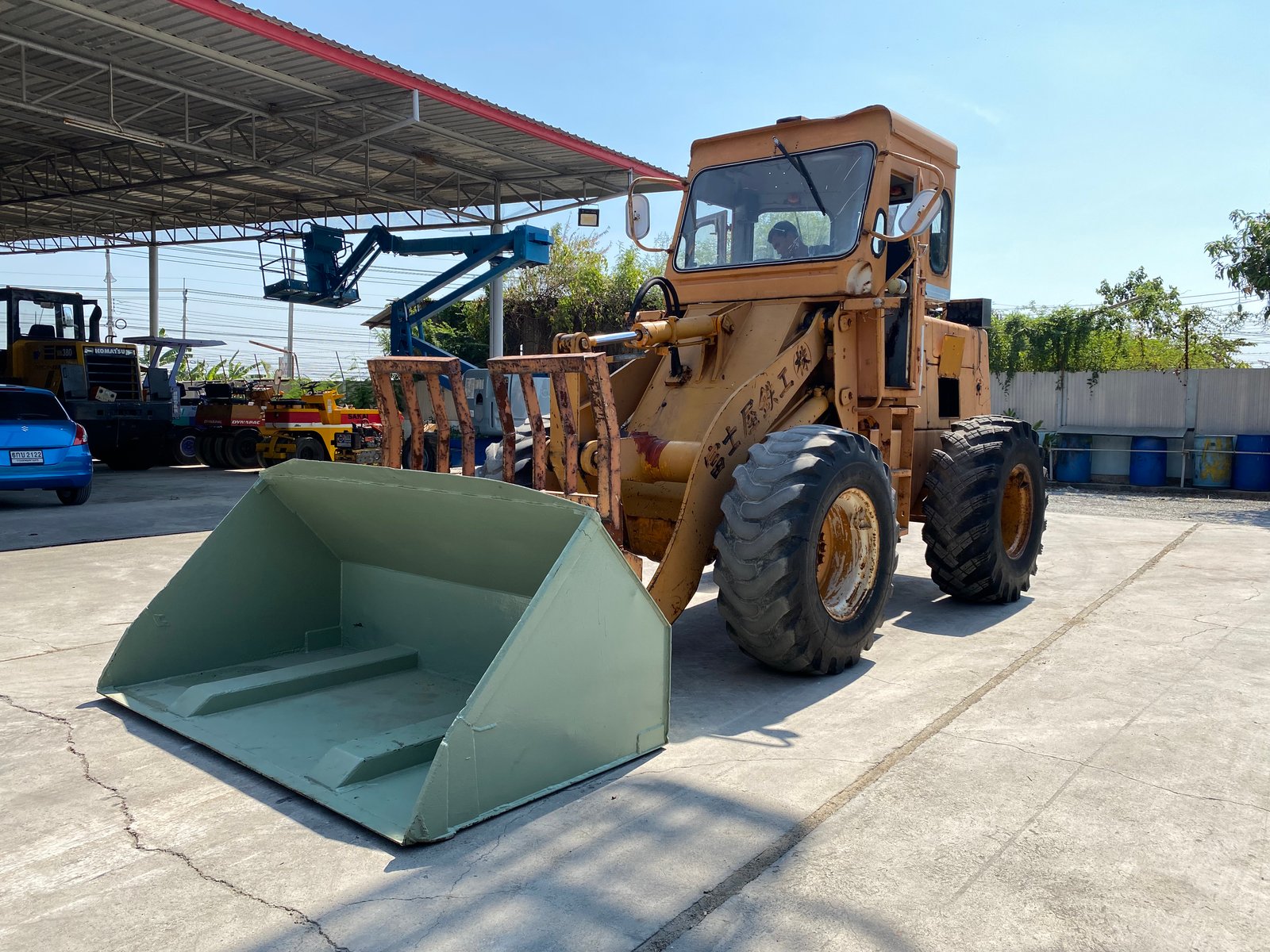รถตักล้อยาง KOMATSU 510 กรองคู่ บุ้งกี๋ 1คิว รถเก่านอกนำเข้า ติดต่อ Line jiraroj2909