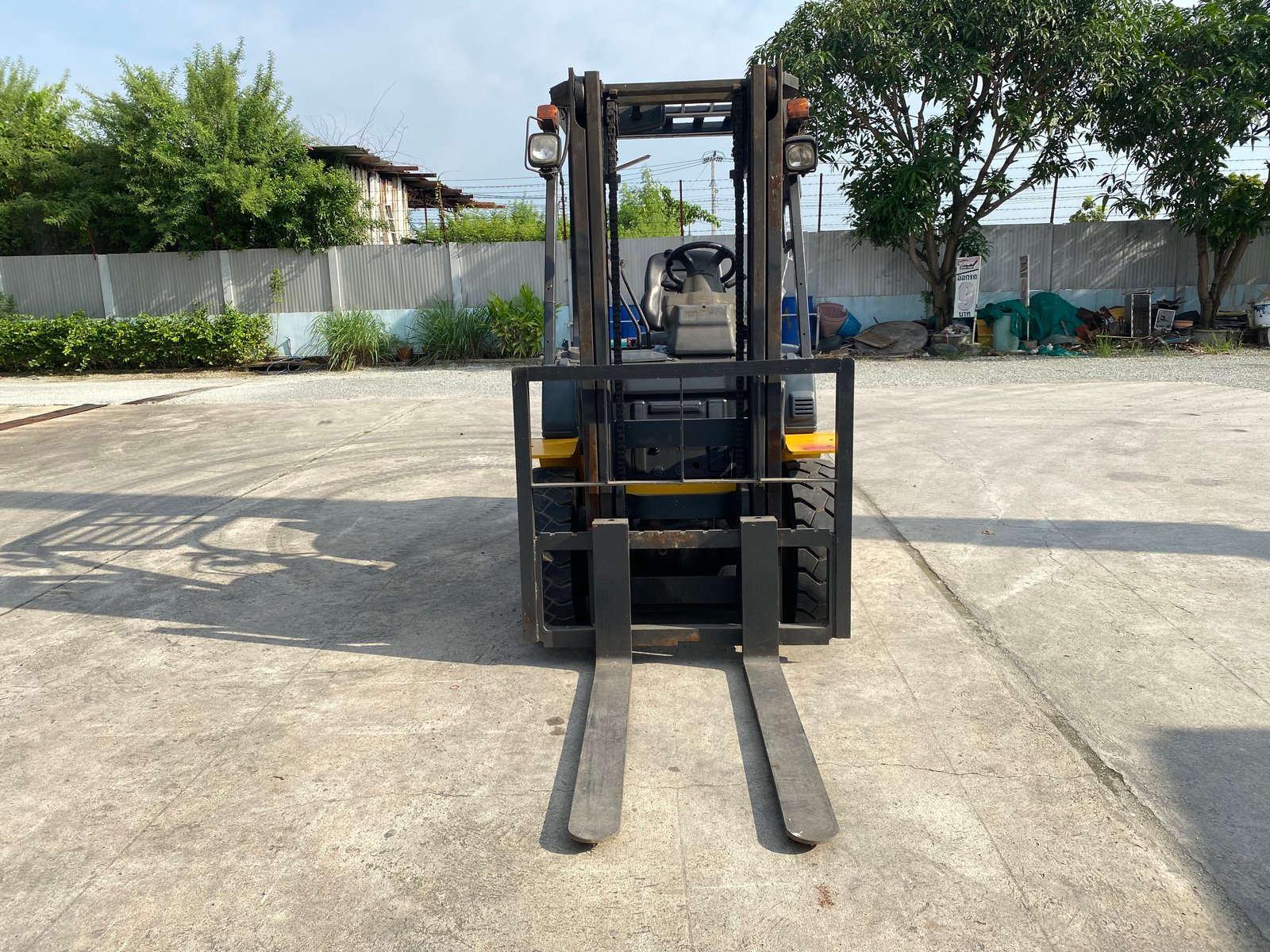 รถฟอร์คลิฟท์ KOMATSU FD20T-16 ยก 2ตัน ยกสูง 3เมตร ติดต่อ Line jiraroj2909 รถฟอร์คลิฟท์ KOMATSU FD20T-16 ยก 2ตัน ยกสูง 3เมตร ติดต่อ Line jiraroj2909