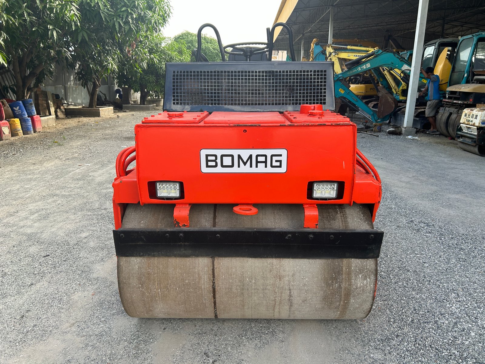 รถบดสั่นสะเทือน BOMAG BW120AD ขนาด 3 ตัน รถเก่านอกนำเข้า ติดต่อ Line jiraroj2909