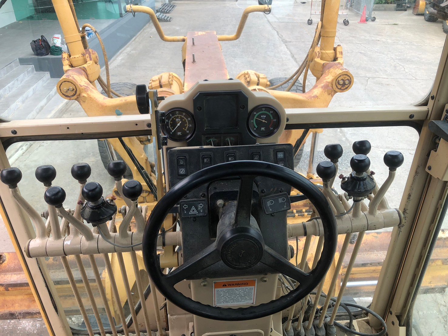 รถเกรด Cat140H-2ZK-XXX85 ซีเรียลสูง