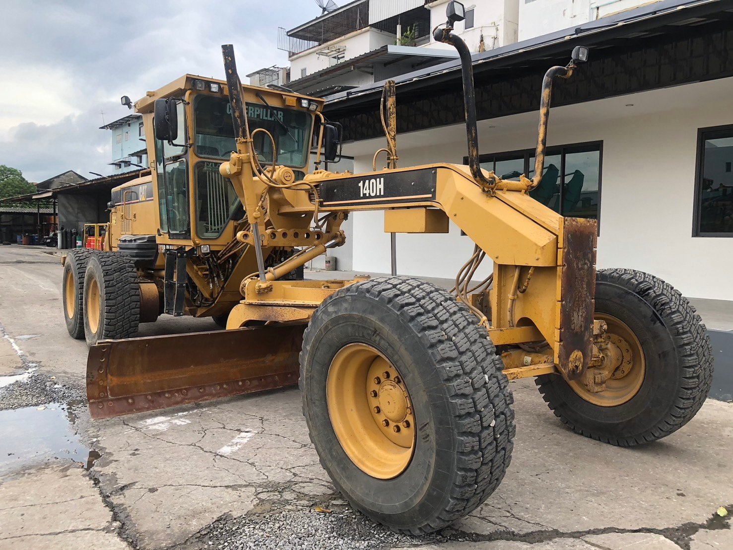 รถเกรด Cat140H-CCA-01XXX สภาพดี รถเกรด Cat140H-CCA-01XXX สภาพดี