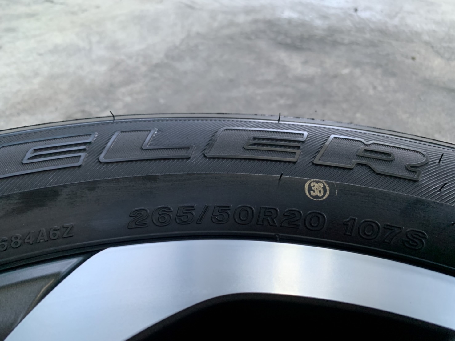 ล้อแม็กป้ายแดง ISUZU MU-X รุ่นใหม่ล่าสุด ขอบ 20 พร้อมยางป้ายแดง 265-50-20 Bridgestone ปี 22 สวยกริ๊บ ล้อแม็กป้ายแดง ISUZU MU-X รุ่นใหม่ล่าสุด ขอบ 20 พร้อมยางป้ายแดง 265-50-20 Bridgestone ปี 22 สวยกริ๊บ