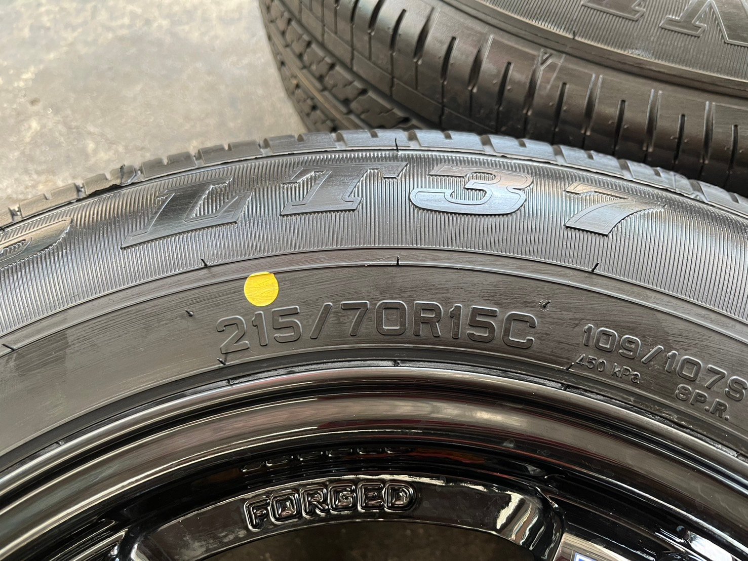 ล้อแม็ก 6รู139 TE37 DRIFT ขอบ 15 สีดำ พร้อมยางใหม่ 215-70-15 Dunlop ปี 24 ล้อแม็ก 6รู139 TE37 DRIFT ขอบ 15 สีดำ พร้อมยางใหม่ 215-70-15 Dunlop ปี 24