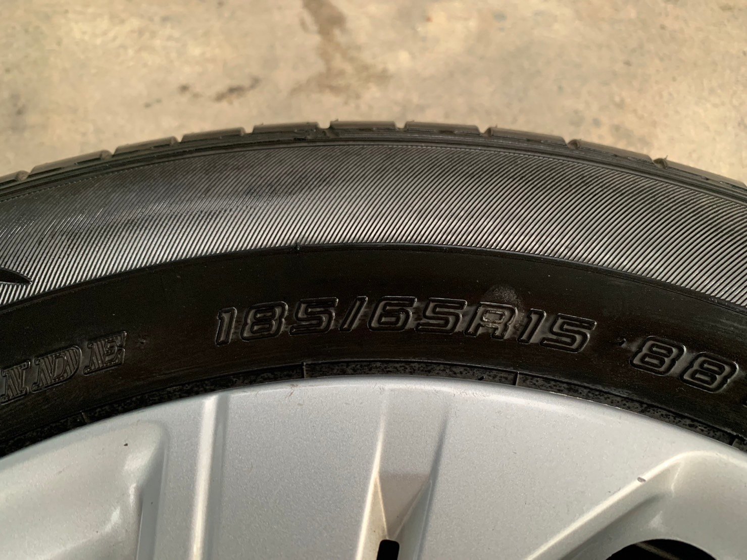 ล้อกระทะ 4รู100 Honda ขอบ 15 พร้อมยาง 185-65-15 Dunlop ปี 18 ล้อกระทะ 4รู100 Honda ขอบ 15 พร้อมยาง 185-65-15 Dunlop ปี 18