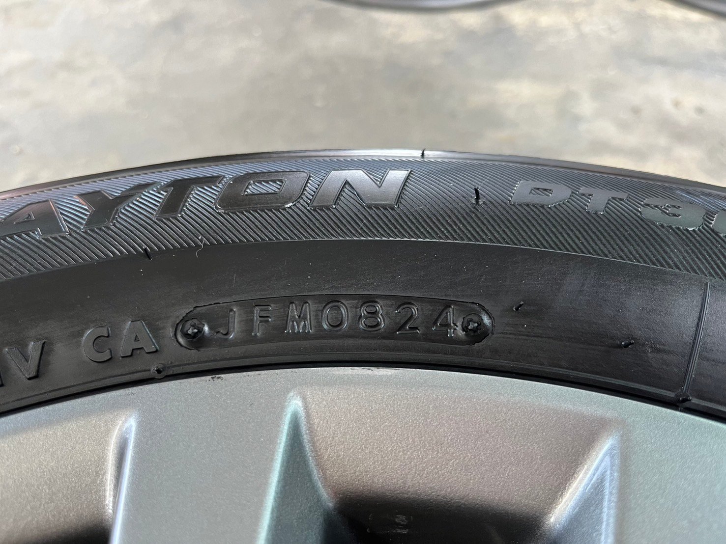 ล้อแม็ก Mitsu Attrage ขอบ 15 สีเทา พร้อมยางใหม่ 185-60-15 DAYTON ปี 24 ล้อแม็ก Mitsu Attrage ขอบ 15 สีเทา พร้อมยางใหม่ 185-60-15 DAYTON ปี 24
