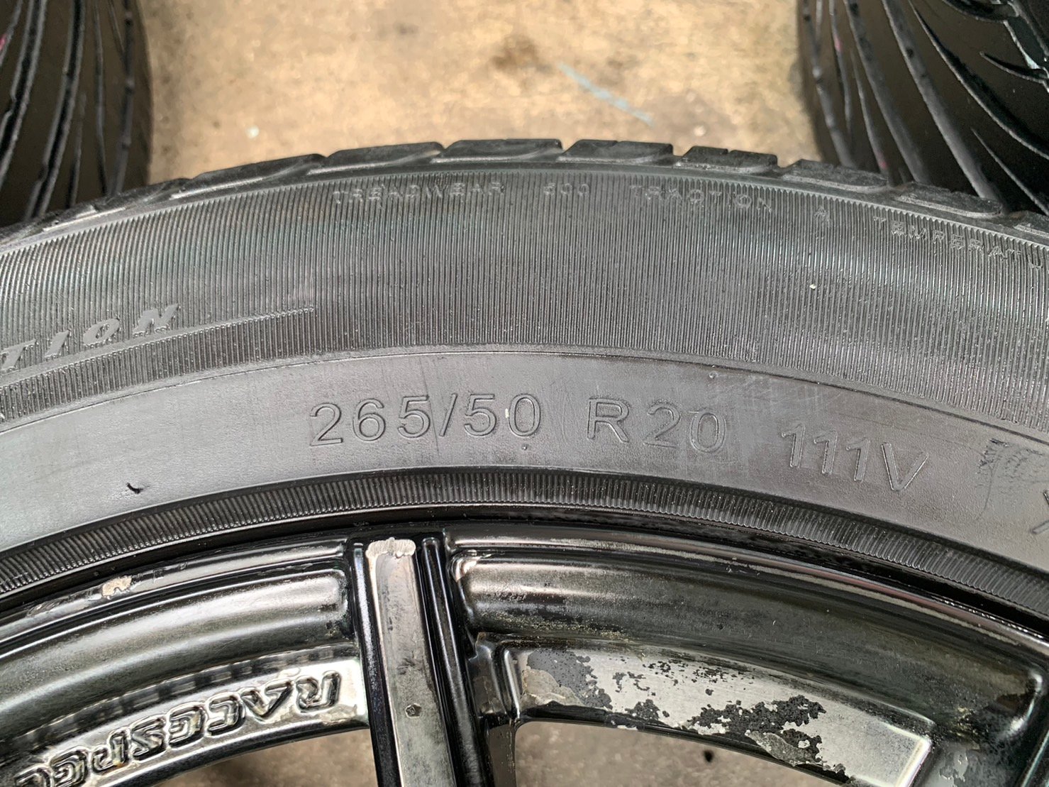 ล้อแม็ก 6รู139 SHOGUN ขอบ 20 พร้อมยาง 265-50-20 Deestone ปี 20 ล้อแม็ก 6รู139 SHOGUN ขอบ 20 พร้อมยาง 265-50-20 Deestone ปี 20