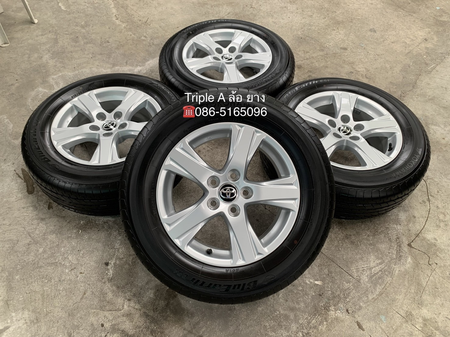 ล้อแม็กป้ายแดง 5รู114 Toyota Alphard ขอบ 16 พร้อมยางป้ายแดง 215-65-16 Yokohama JAPAN ปลายปี 20 สวยๆ