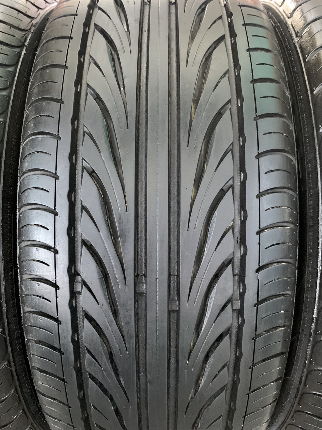 ล้อแม็ก Honda Civic FK ขอบ 17 ดำหน้าเงา พร้อมยาง 215-45-17 Deestone ปลายปี 20 ล้อแม็ก Honda Civic FK ขอบ 17 ดำหน้าเงา พร้อมยาง 215-45-17 Deestone ปลายปี 20