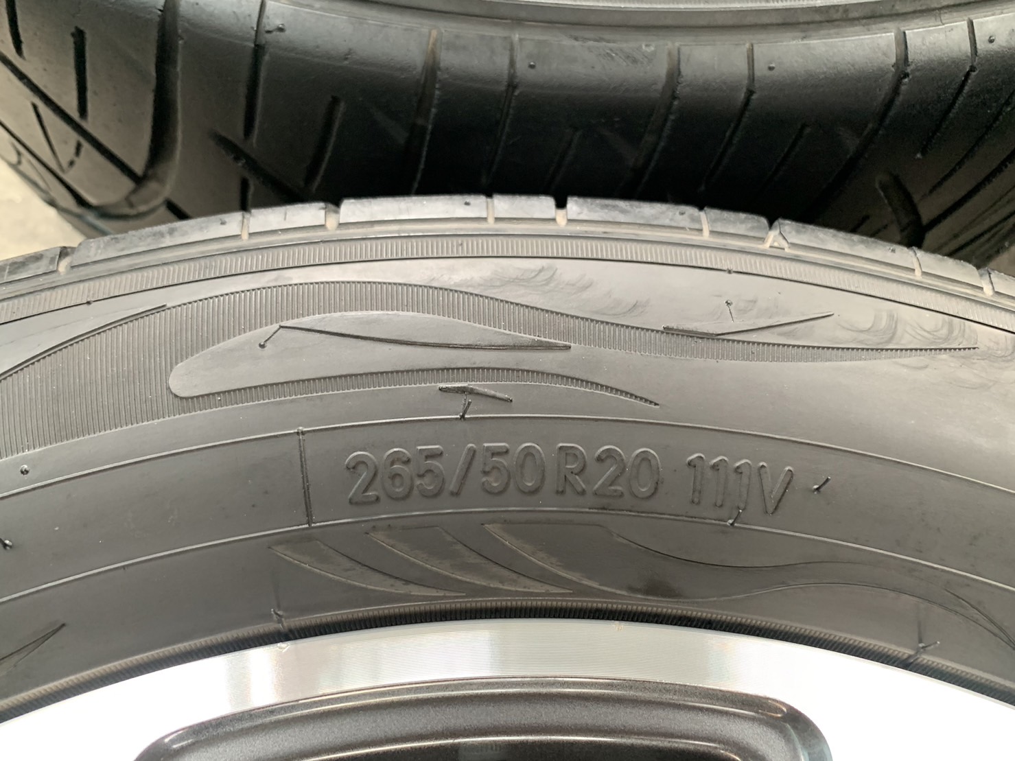 ล้อแม็ก Ford Everest ขอบ 20 เทาหน้าเงา พร้อมยาง 265-50-20 NITTO ปี 20 ล้อแม็ก Ford Everest ขอบ 20 เทาหน้าเงา พร้อมยาง 265-50-20 NITTO ปี 20
