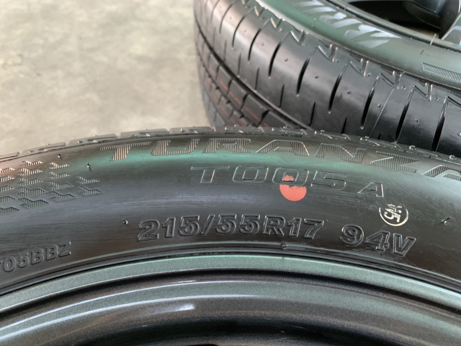 ล้อแม็กป้ายแดง Toyota Revo Z Edition รุ่นพิเศษ 60 ปี ขอบ 17 พร้อมยางป้ายแดง 215-55-17 Bridgestone ปี 22 ล้อแม็กป้ายแดง Toyota Revo Z Edition รุ่นพิเศษ 60 ปี ขอบ 17 พร้อมยางป้ายแดง 215-55-17 Bridgestone ปี 22