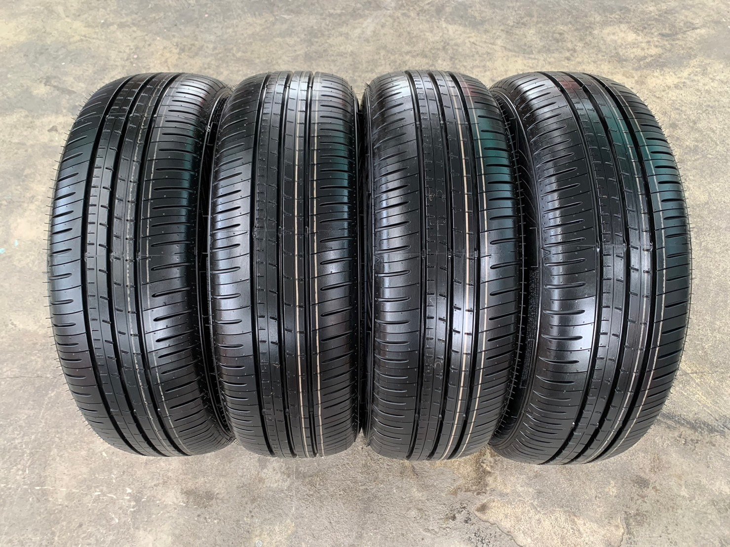 ล้อแม็กป้ายแดง Toyota Yaris Ativ รุ่นใหม่ ขอบ 16 ดำหน้าเงา พร้อมยางใหม่ป้ายแดง 195-60-16 Dunlop ปี 23 ล้อแม็กป้ายแดง Toyota Yaris Ativ รุ่นใหม่ ขอบ 16 ดำหน้าเงา พร้อมยางใหม่ป้ายแดง 195-60-16 Dunlop ปี 23