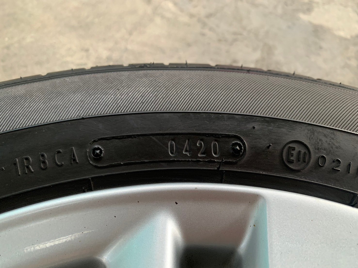 ล้อแม็ก Toyota Yaris Ativ ขอบ 15 พร้อมยาง 185-60-15 Dunlop ปี 20 ล้อแม็ก Toyota Yaris Ativ ขอบ 15 พร้อมยาง 185-60-15 Dunlop ปี 20