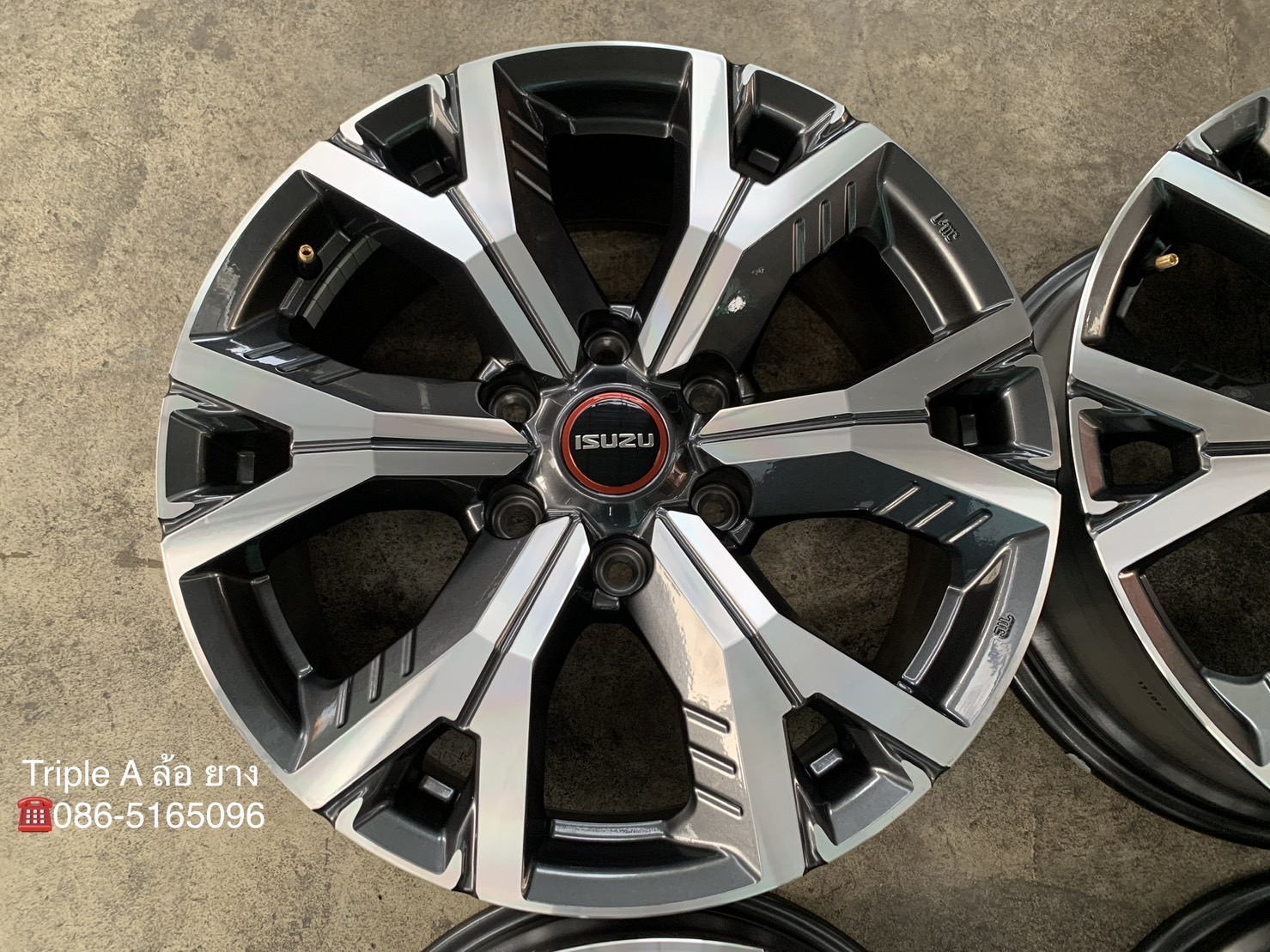 ล้อแม็กป้ายแดง ISUZU D-Max รุ่นใหม่ ขอบ 18 ดำหน้าเงา สวยกริ๊บ ล้อแม็กป้ายแดง ISUZU D-Max รุ่นใหม่ ขอบ 18 ดำหน้าเงา สวยกริ๊บ