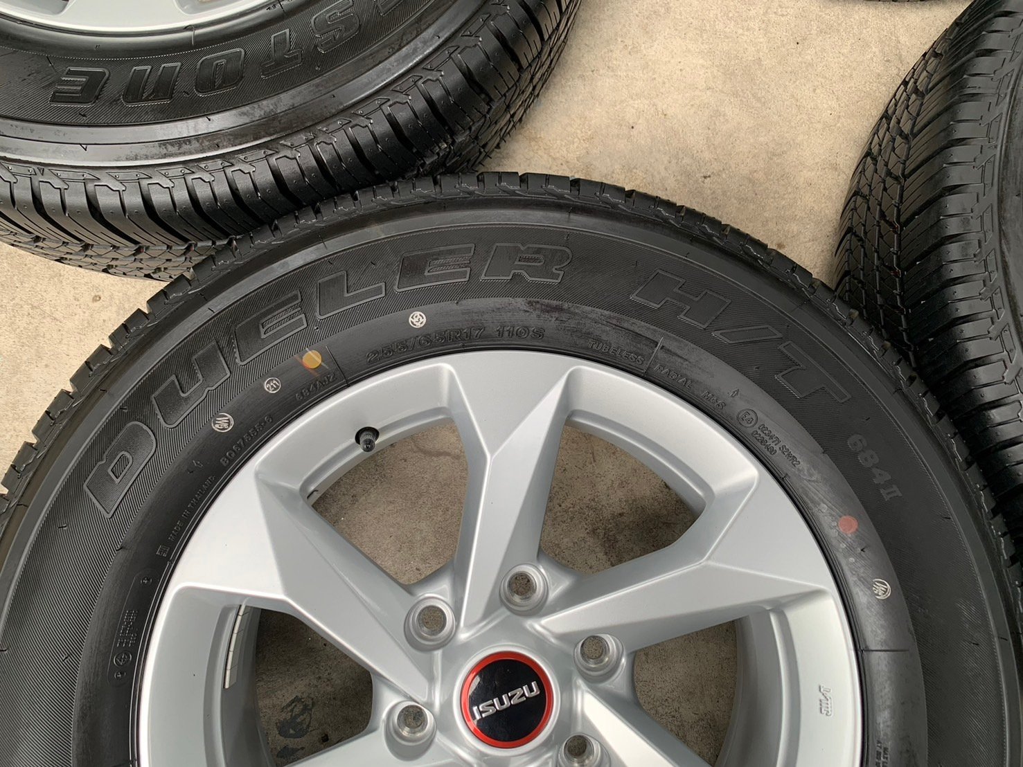 ล้อแม็กป้ายแดง ISUZU D-Max รุ่นใหม่ล่าสุด ขอบ 17 พร้อมยางป้ายแดง 255-65-17 Bridgestone ปี 23