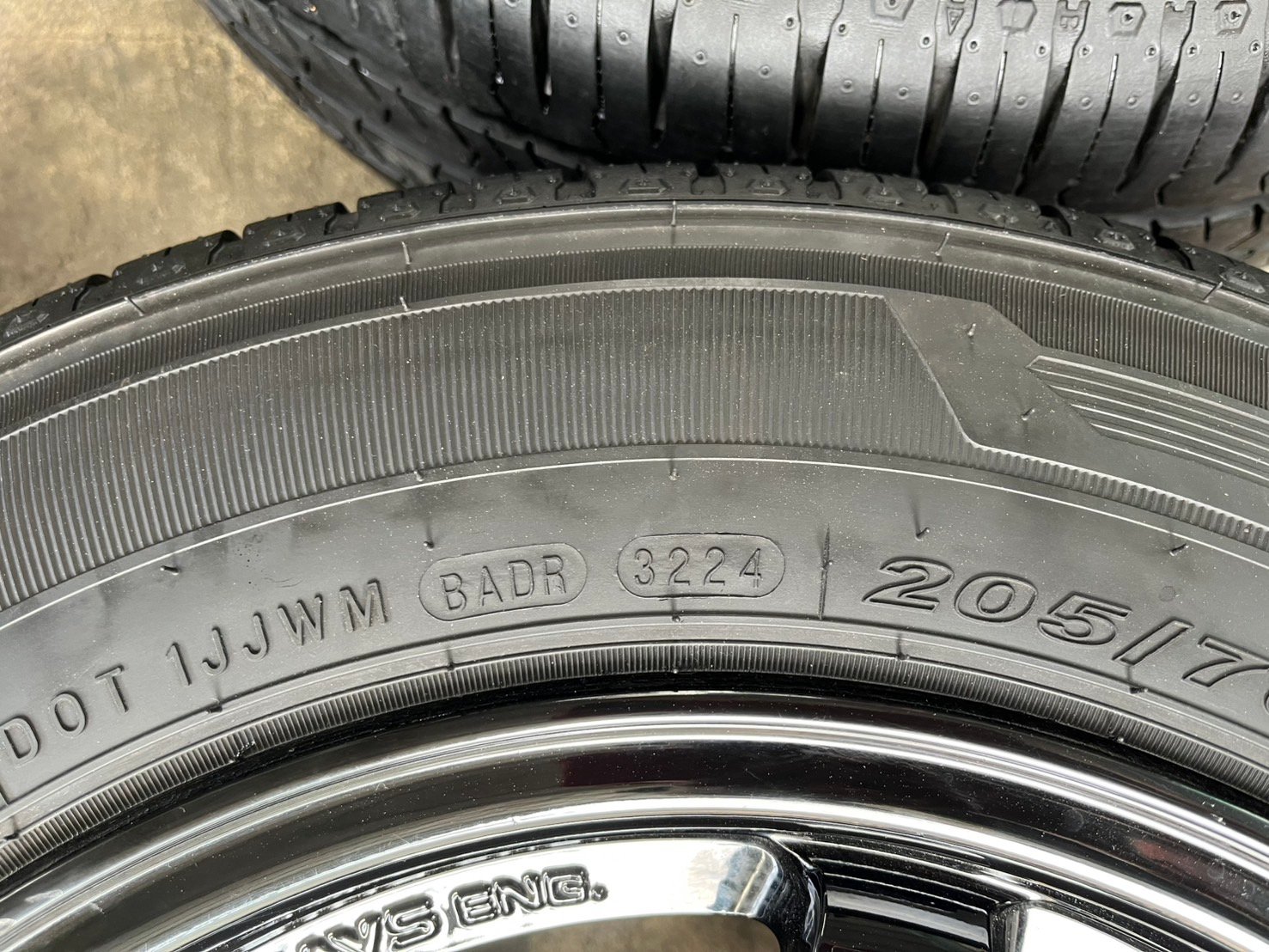 ล้อแม็ก 6รู139 TE37 DRIFT ขอบ 15 สีดำ พร้อมยาง 205-70-15 NEXEN ปี 24 ล้อแม็ก 6รู139 TE37 DRIFT ขอบ 15 สีดำ พร้อมยาง 205-70-15 NEXEN ปี 24