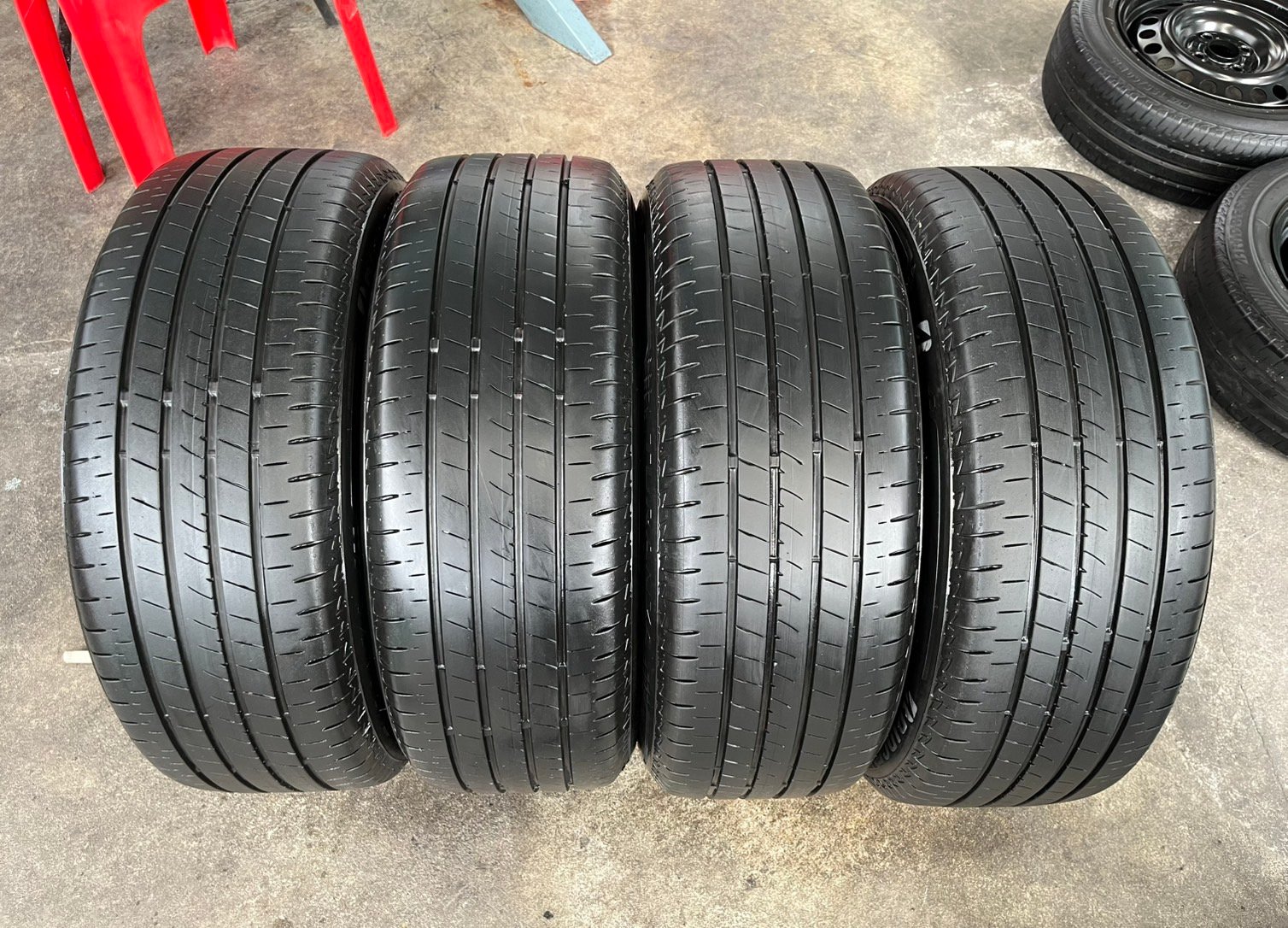 ล้อแม็ก 6รู139 Toyota ขอบ 17 พร้อมยาง 215-55-17 Bridgestone ปี 22 ล้อแม็ก 6รู139 Toyota ขอบ 17 พร้อมยาง 215-55-17 Bridgestone ปี 22