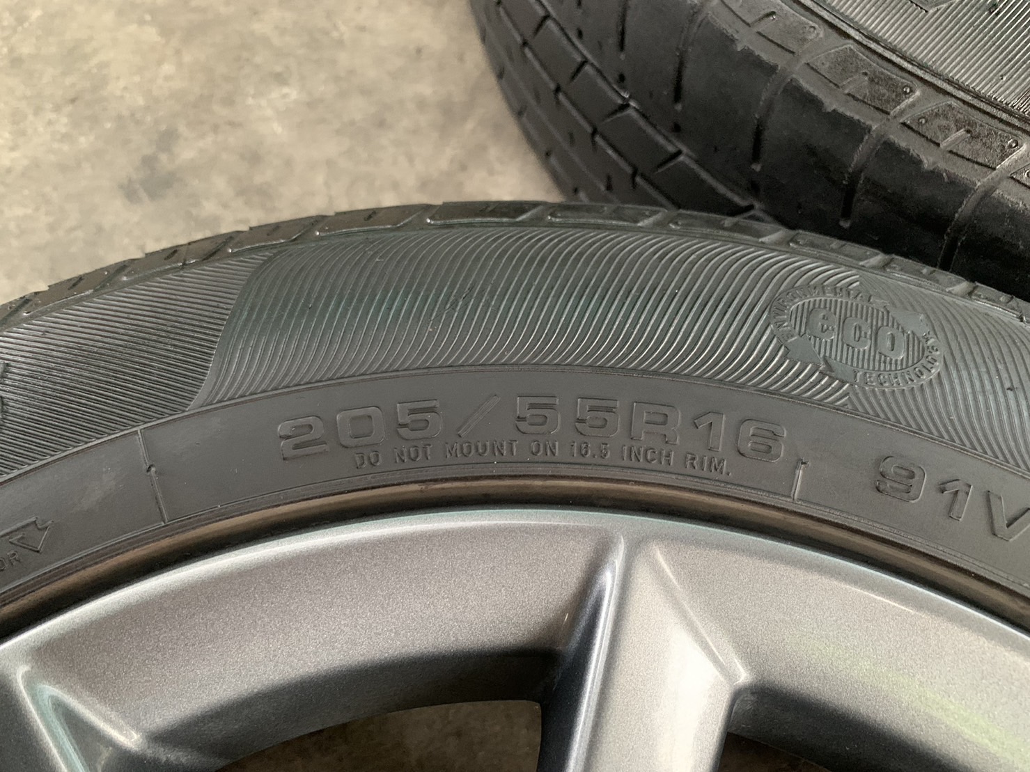 ล้อแม็ก Honda Civic ขอบ 16 สีเทากัน แถมยาง 205-55-16 GoodYear ปี 19 ล้อแม็ก Honda Civic ขอบ 16 สีเทากัน แถมยาง 205-55-16 GoodYear ปี 19