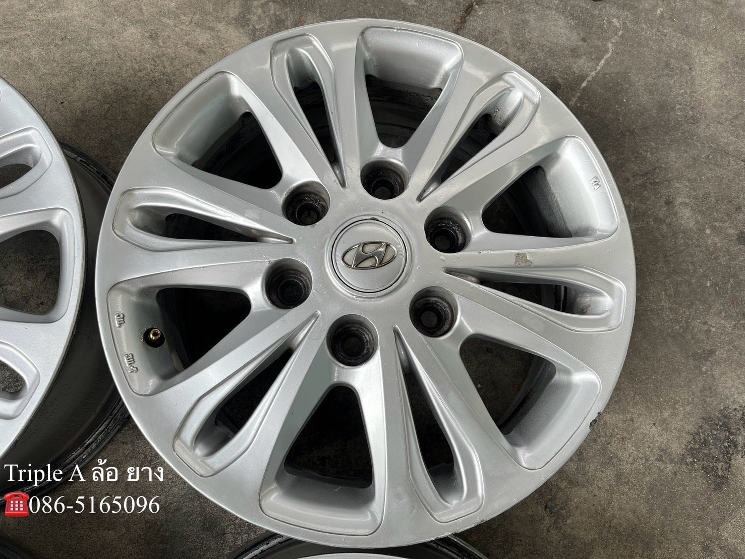 ล้อแม็ก ฮุนได Hyundai H1 ขอบ 16 สีบอร์น ล้อแม็ก ฮุนได Hyundai H1 ขอบ 16 สีบอร์น