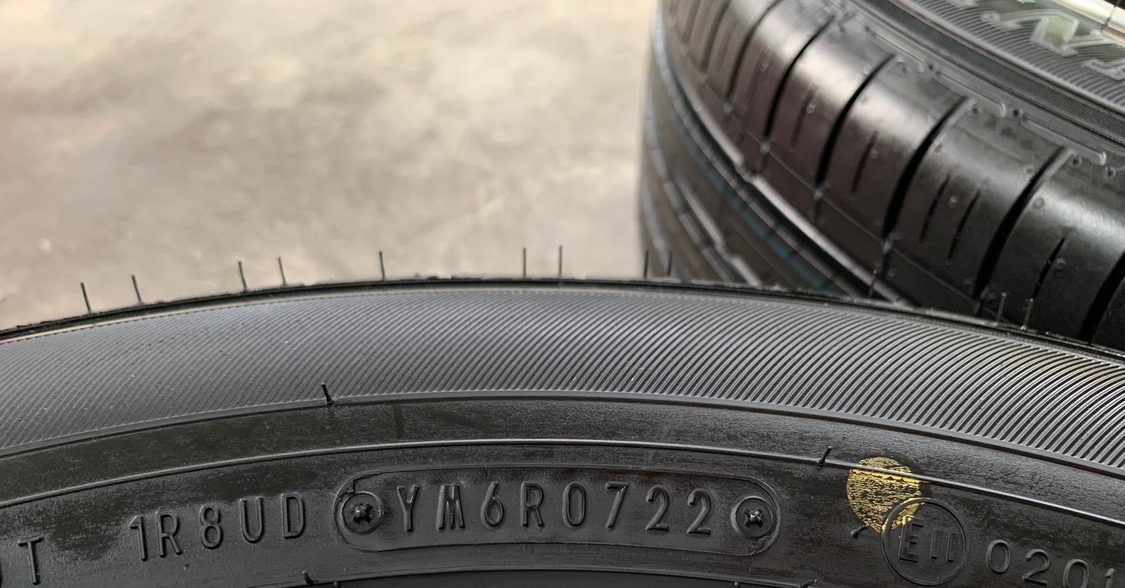 ยางใหม่ป้ายแดง 215-55-16 Dunlop ปี 22 ใหม่กริ๊บ ถอดจากรถใหม่ป้ายแดง ยางใหม่ป้ายแดง 215-55-16 Dunlop ปี 22 ใหม่กริ๊บ ถอดจากรถใหม่ป้ายแดง