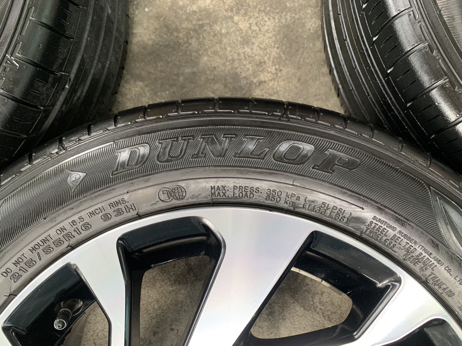 ล้อแม็ก Honda Civic FC ขอบ 16 ดำหน้าเงา พร้อมยาง 215-55-16 Dunlop ปลายปี 20 ล้อแม็ก Honda Civic FC ขอบ 16 ดำหน้าเงา พร้อมยาง 215-55-16 Dunlop ปลายปี 20