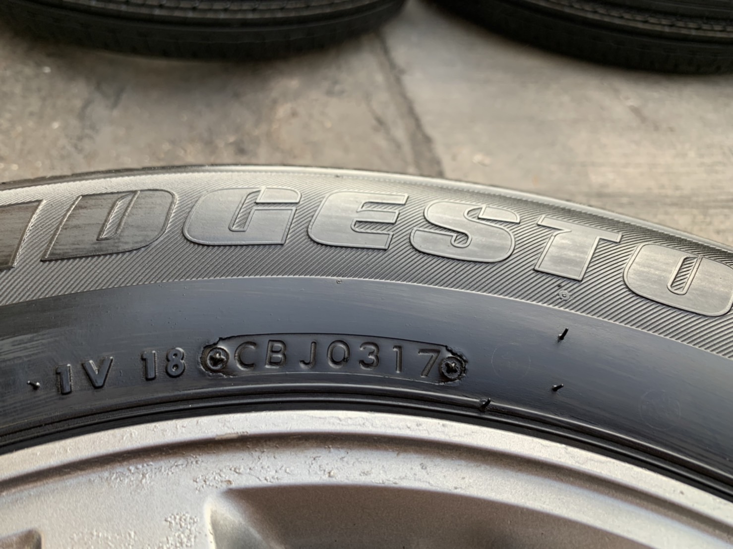 ล้อแม็ก Toyota Vigo ขอบ 15 สีเทา พร้อมยาง 215-70-15 Bridgestone ปี 17 ล้อแม็ก Toyota Vigo ขอบ 15 สีเทา พร้อมยาง 215-70-15 Bridgestone ปี 17