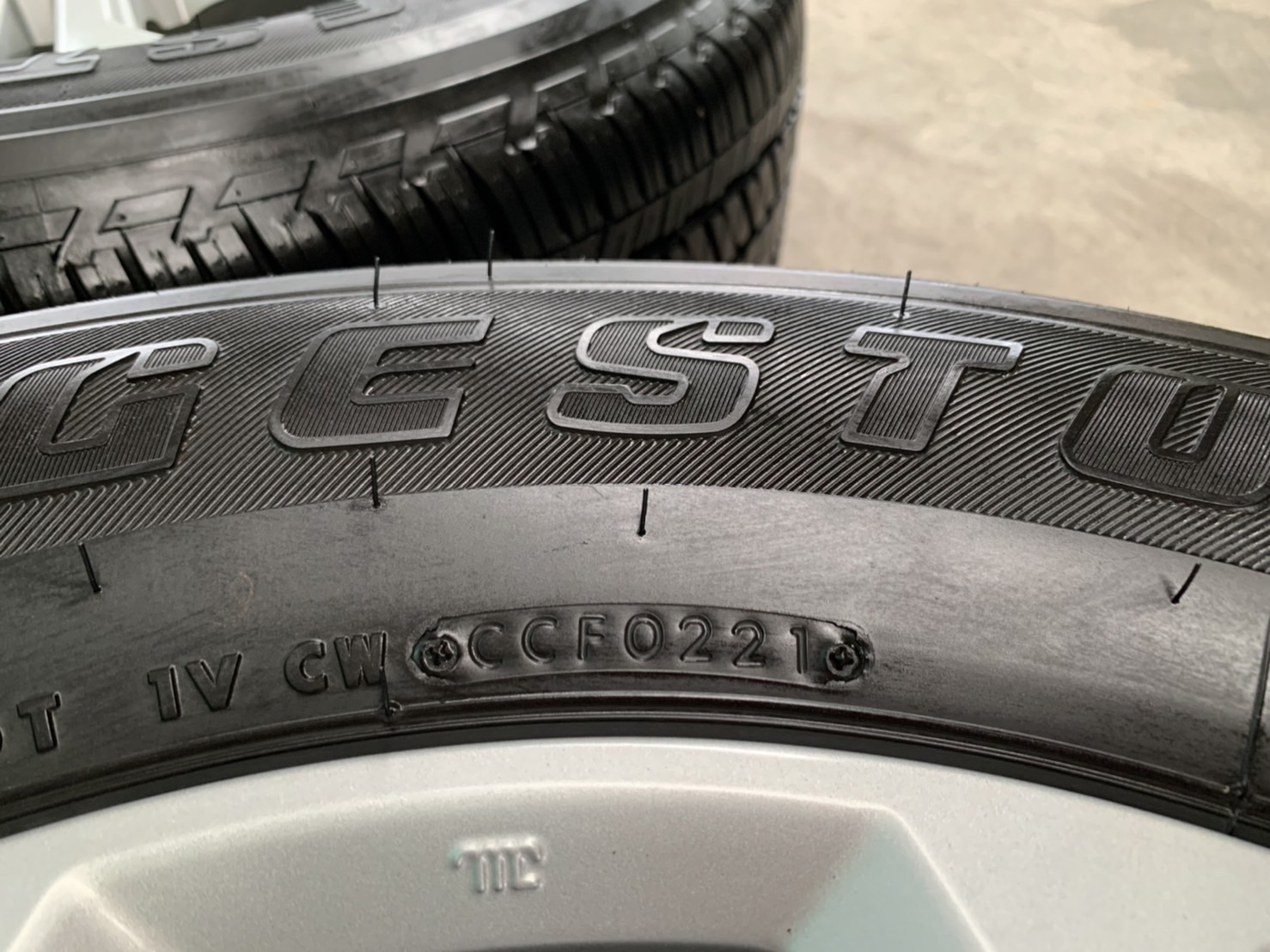 ล้อแม็ก 6รู114 Nissan Navara รุ่นใหม่ล่าสุด ขอบ 17 พร้อมยาง 255-65-17 Bridgestone ปี 21 สภาพน้องๆป้า ล้อแม็ก 6รู114 Nissan Navara รุ่นใหม่ล่าสุด ขอบ 17 พร้อมยาง 255-65-17 Bridgestone ปี 21 สภาพน้องๆป้า