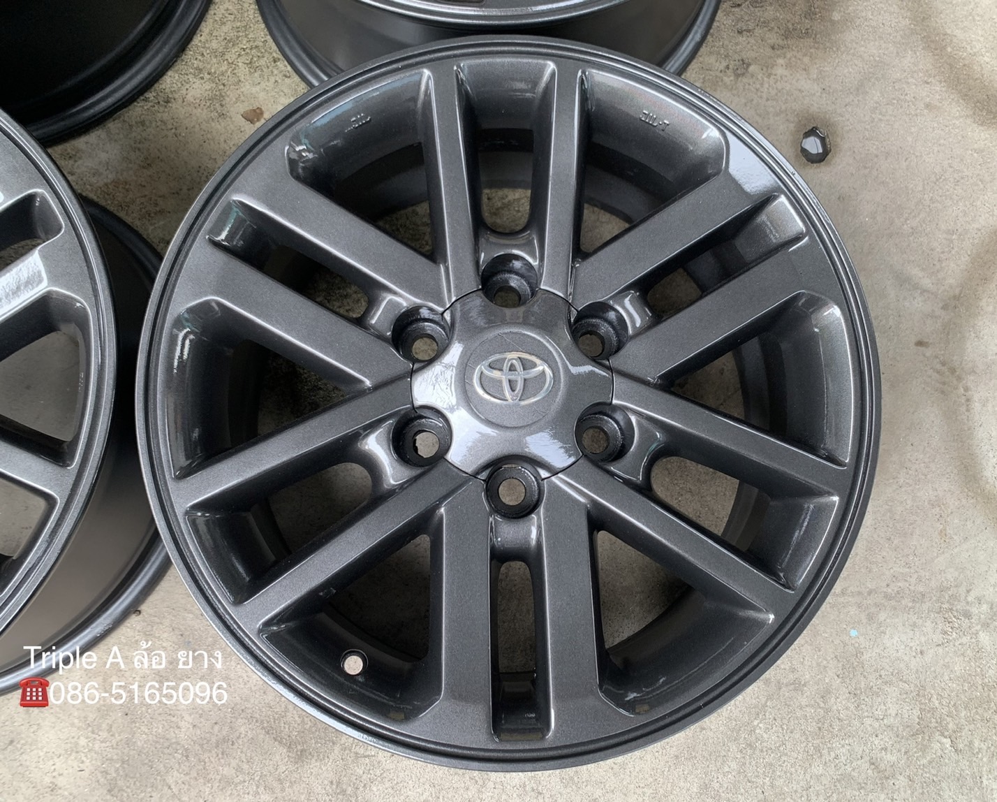 ล้อแม็ก Toyota Fortuner BMC ขอบ 17 สีเทาดำ ล้อแม็ก Toyota Fortuner BMC ขอบ 17 สีเทาดำ