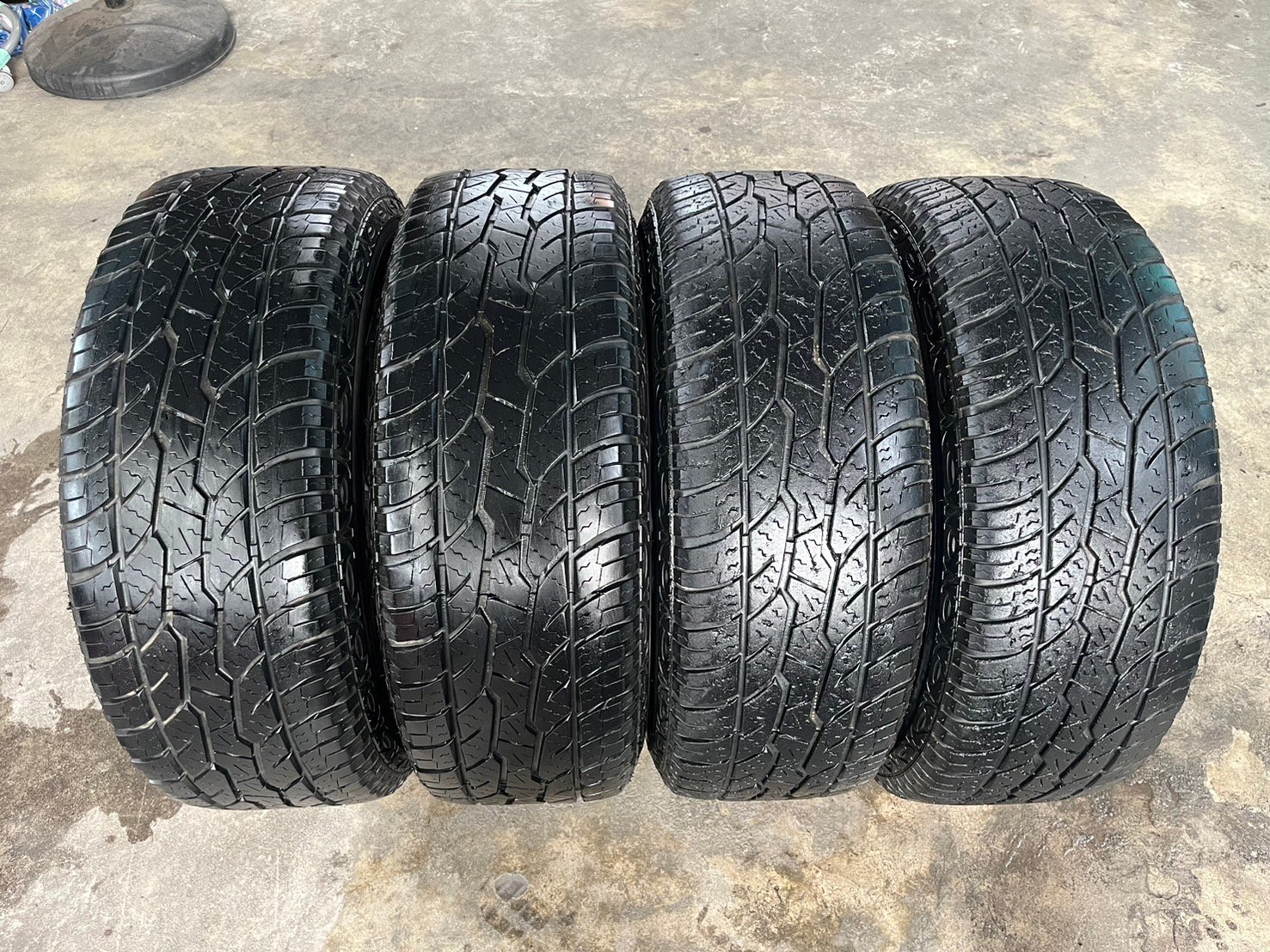 ล้อแม็ก Mitsu Pajero ก้านวาย ขอบ 17 พร้อมยาง 265-65-17 Maxxis ปี 19