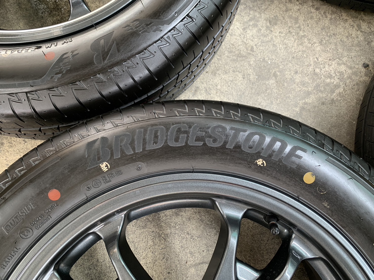 ล้อแม็กป้ายแดง Toyota Revo Z Edition รุ่นพิเศษ 60 ปี ขอบ 17 พร้อมยางป้ายแดง 215-55-17 Bridgestone ปลายปี 22 ใหม่กริ๊บ ล้อแม็กป้ายแดง Toyota Revo Z Edition รุ่นพิเศษ 60 ปี ขอบ 17 พร้อมยางป้ายแดง 215-55-17 Bridgestone ปลายปี 22 ใหม่กริ๊บ