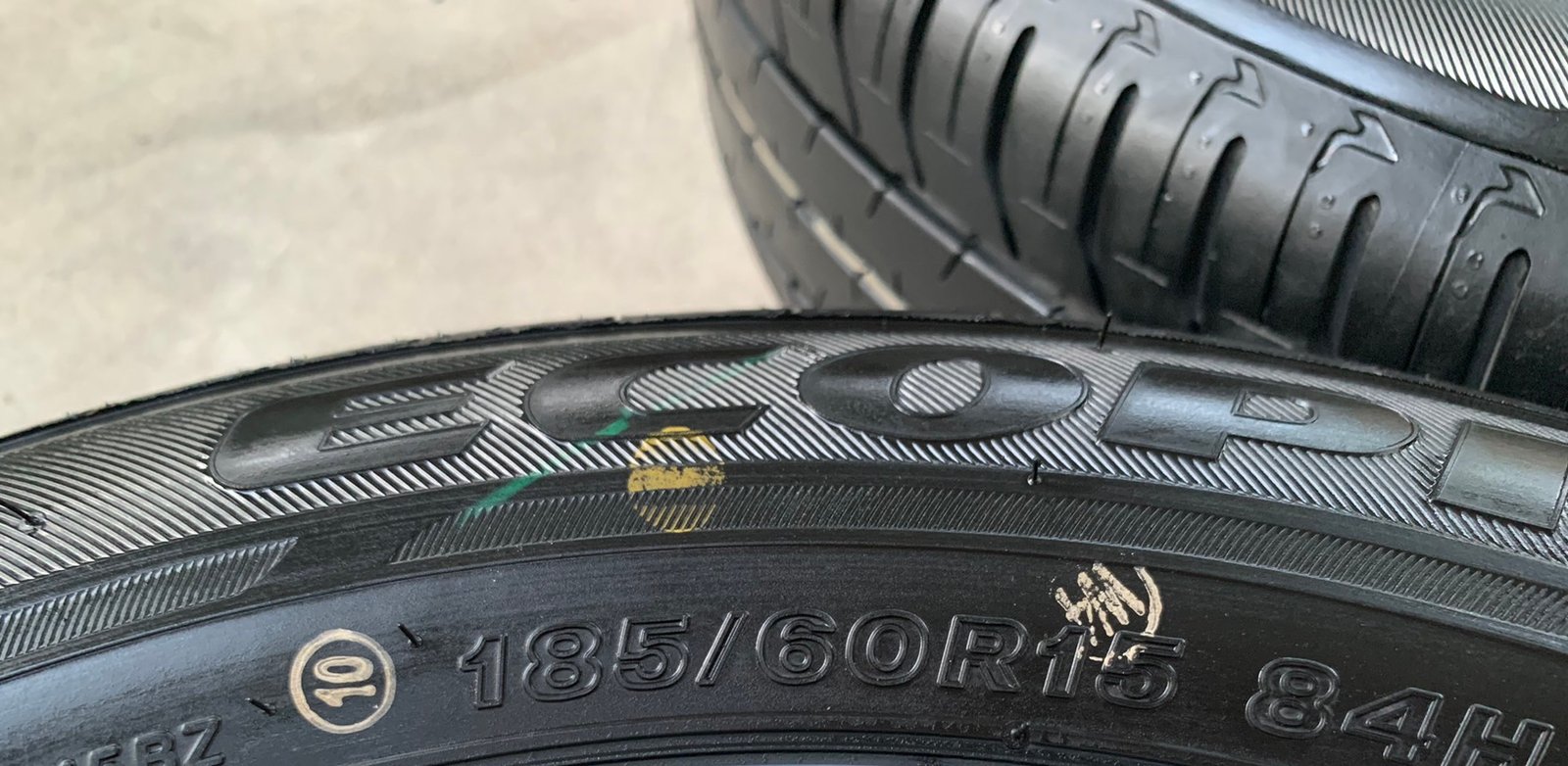 ยางป้ายแดง 185-60-15 Bridgestone ปี 23 สวยกริ๊บ ยางป้ายแดง 185-60-15 Bridgestone ปี 23 สวยกริ๊บ