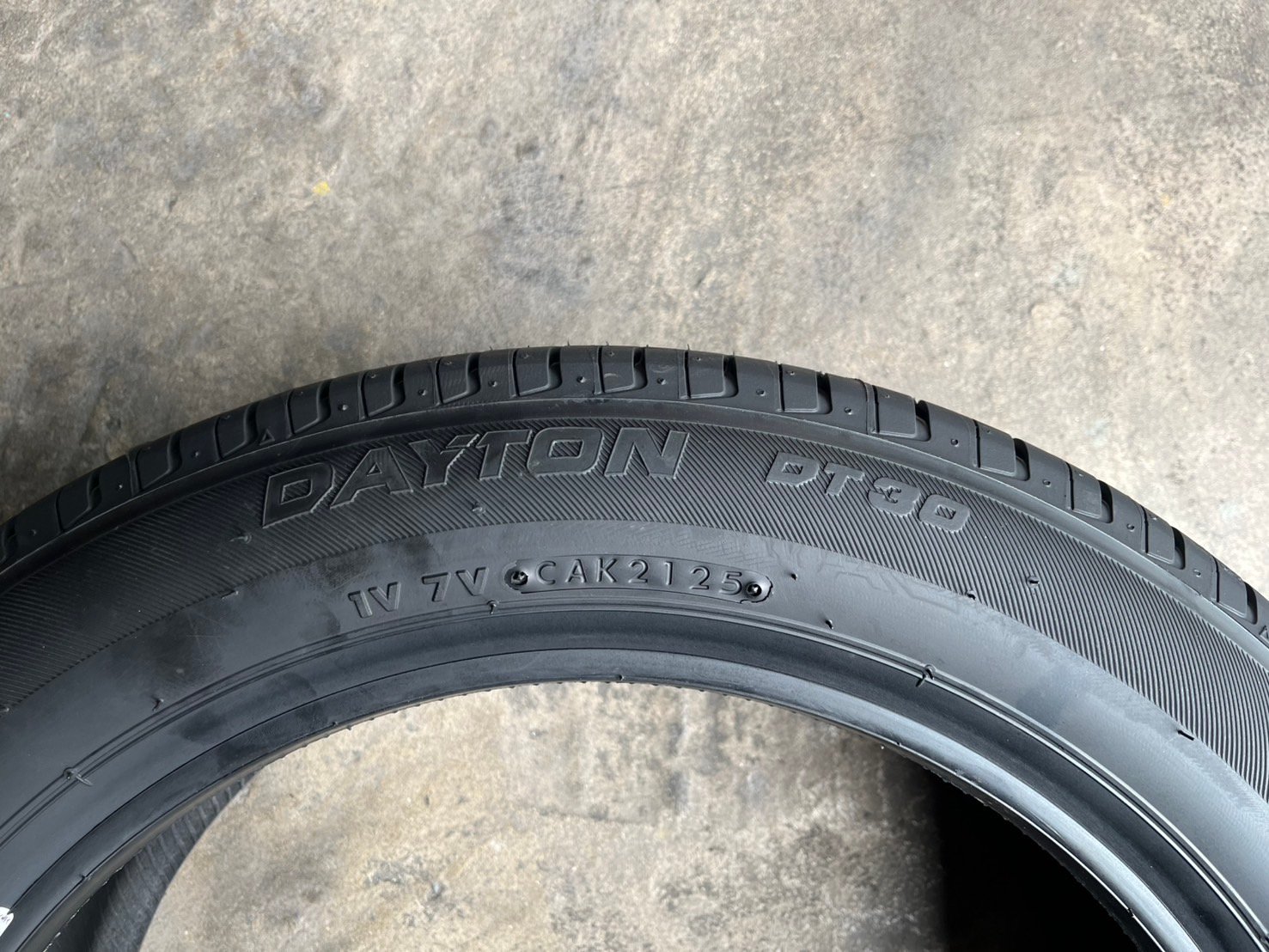 ยางใหม่ 185-55-16 DAYTON By Bridgestone ปี 25 ใหม่กริ๊บๆ ยางใหม่ 185-55-16 DAYTON By Bridgestone ปี 25 ใหม่กริ๊บๆ