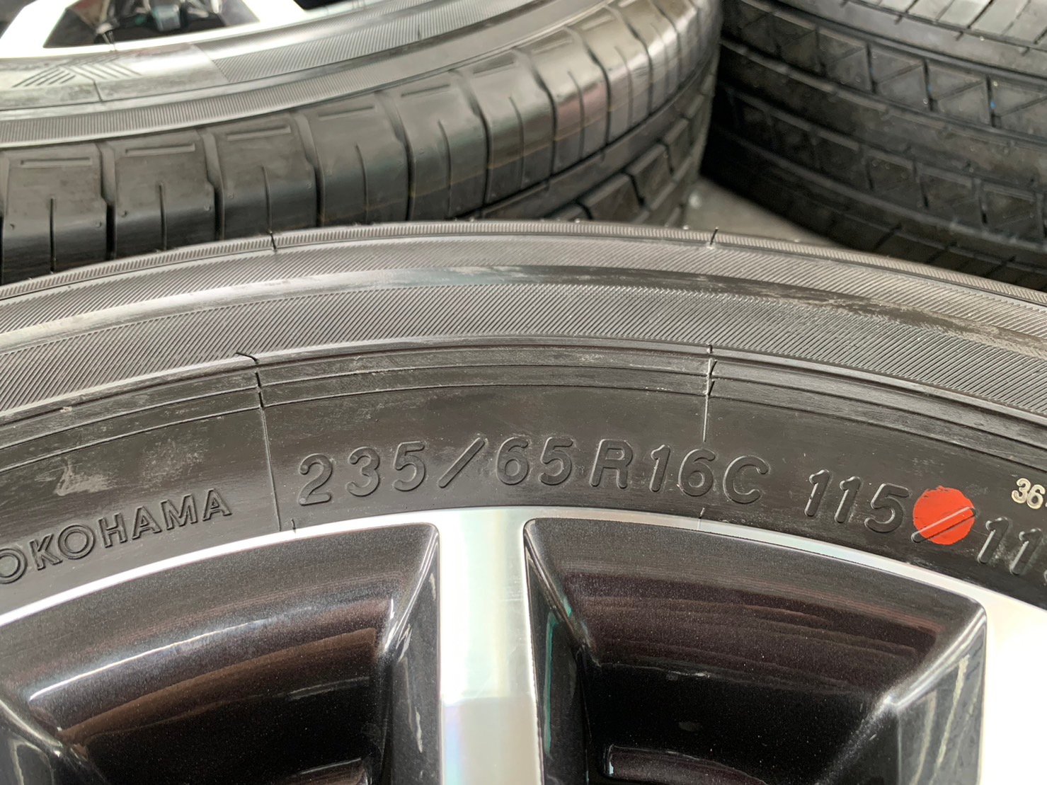 ล้อแม็กพร้อมยางป้ายแดง ISUZU D-Max รุ่นใหม่ล่าสุด ขอบ 16 ดำหน้าเงา สวยกริ๊บ ล้อแม็กพร้อมยางป้ายแดง ISUZU D-Max รุ่นใหม่ล่าสุด ขอบ 16 ดำหน้าเงา สวยกริ๊บ