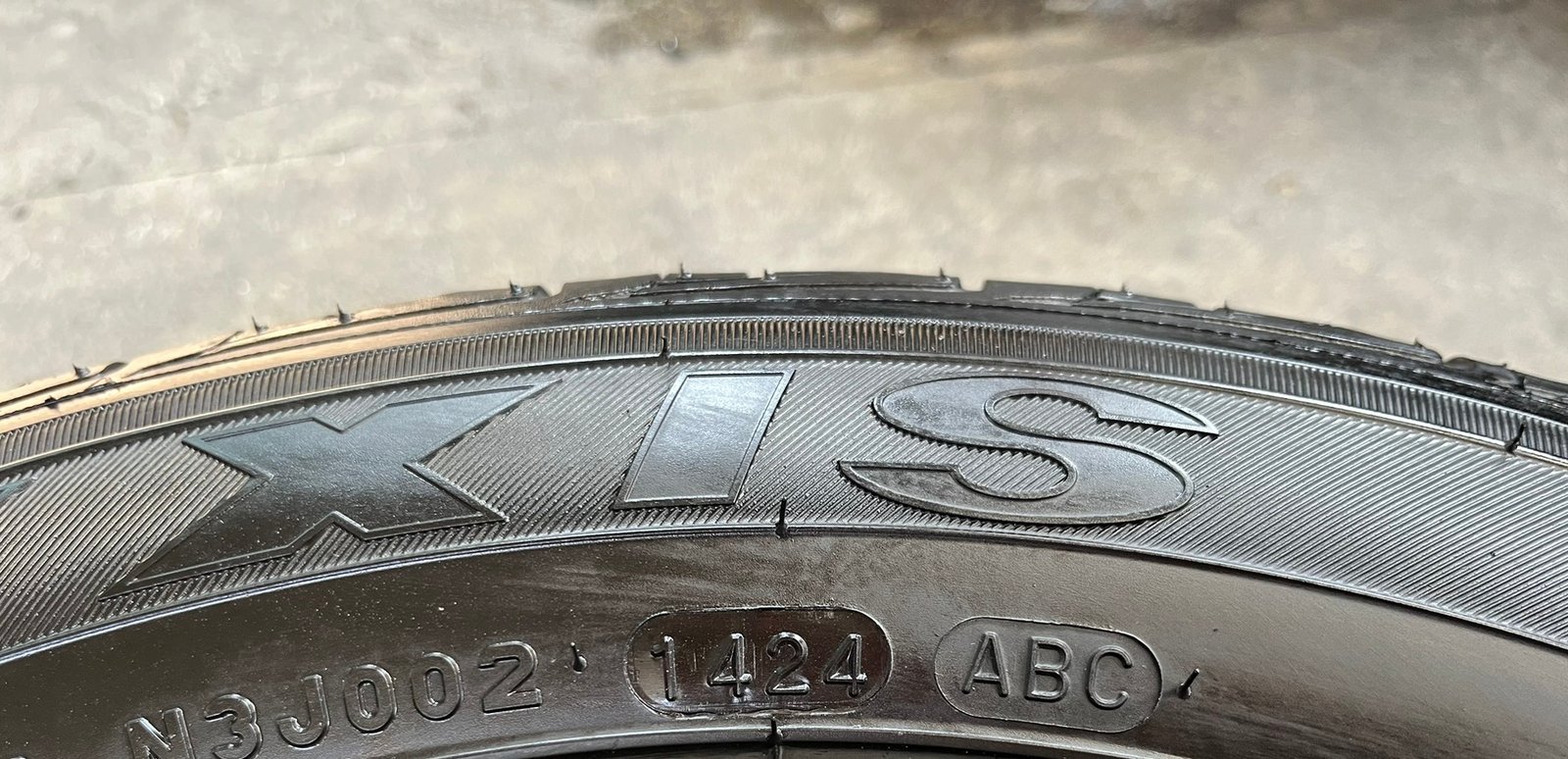 ยางใหม่ป้ายแดง 185-60-15 Maxxis ปี 24 ใหม่กริ๊บ ถอดจากโชว์รูมรถ