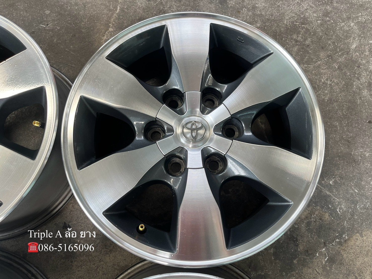 ล้อแม็ก 6รู139 Toyota Vigo ขอบ 16 เทาหน้าเงา สภาพสวย
