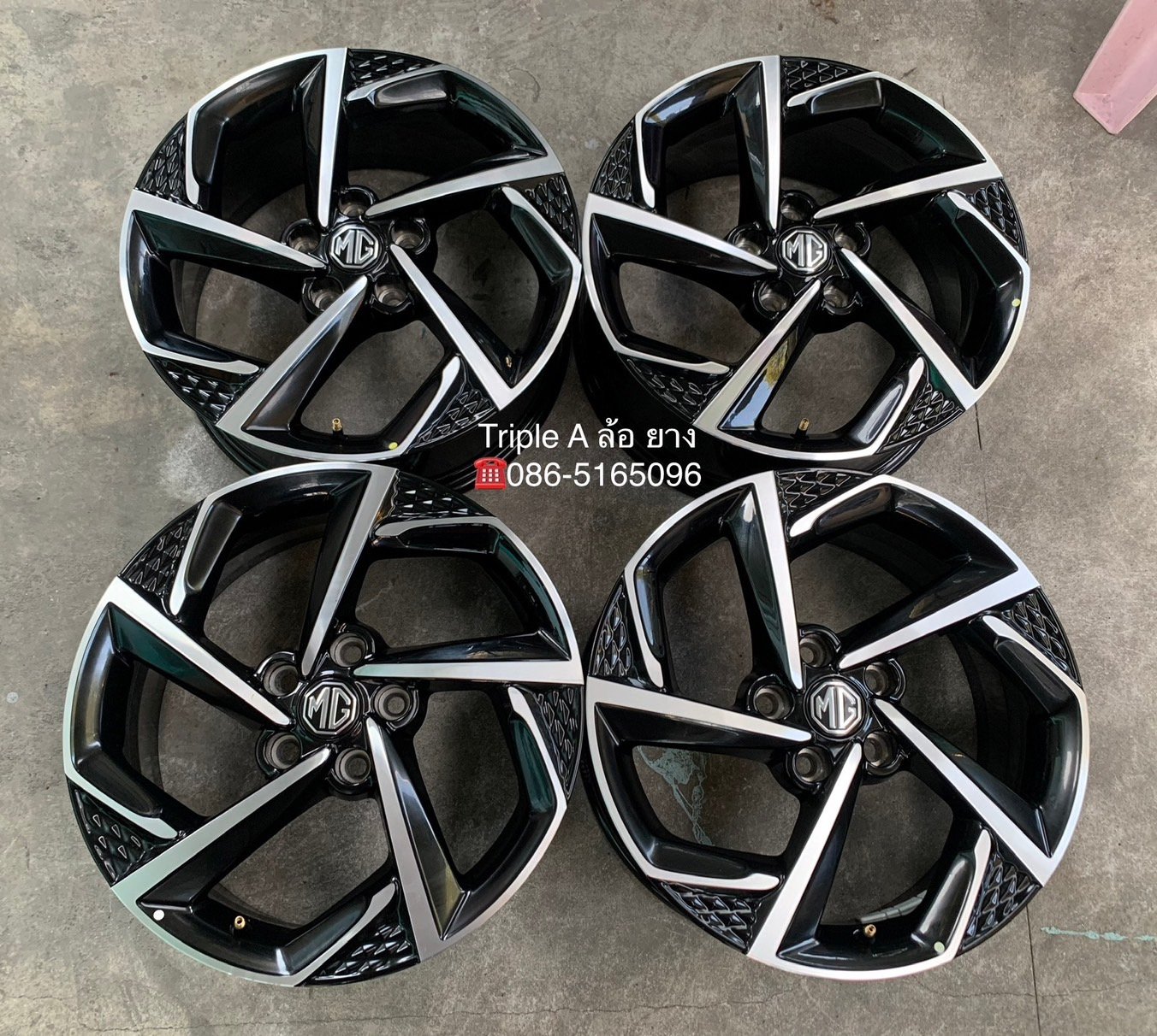 ล้อแม็กป้ายแดง MG5 ตัวท็อป รุ่นใหม่ล่าสุด ขอบ 17 ใหม่กริ๊บๆ ถอดจากรถป้ายแดง ล้อแม็กป้ายแดง MG5 ตัวท็อป รุ่นใหม่ล่าสุด ขอบ 17 ใหม่กริ๊บๆ ถอดจากรถป้ายแดง