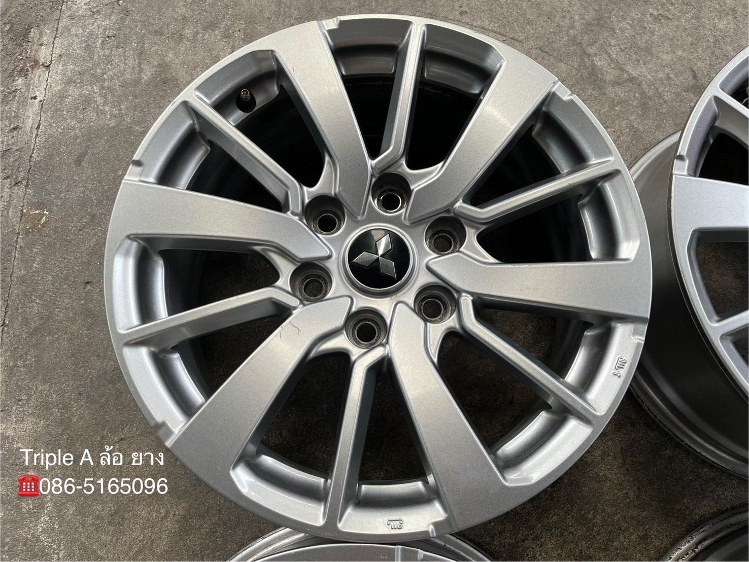 ล้อแม็ก 6รู139 Mitsu Pajero ขอบ 18 สภาพดี ล้อแม็ก 6รู139 Mitsu Pajero ขอบ 18 สภาพดี